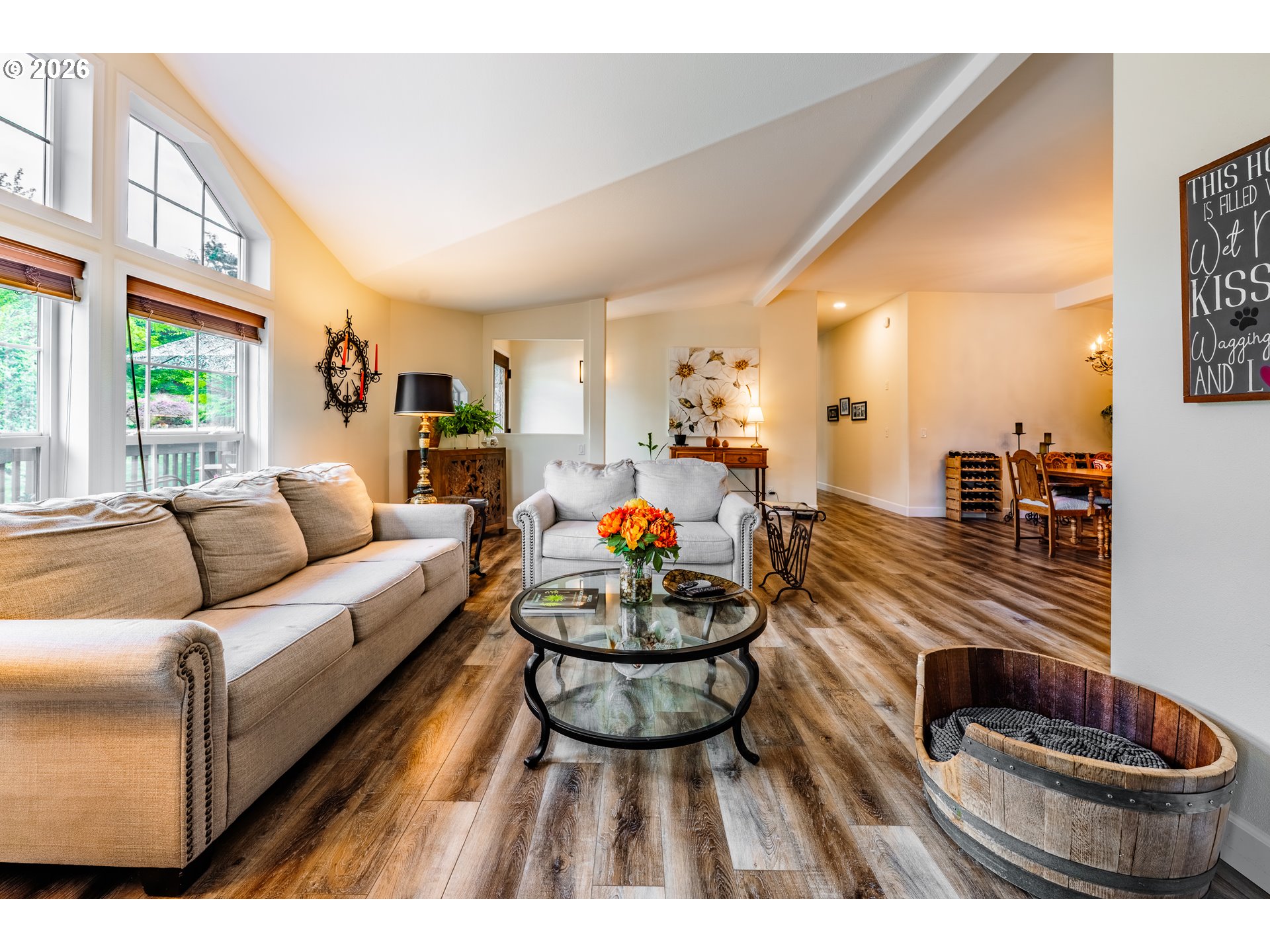 541 Cochran LN