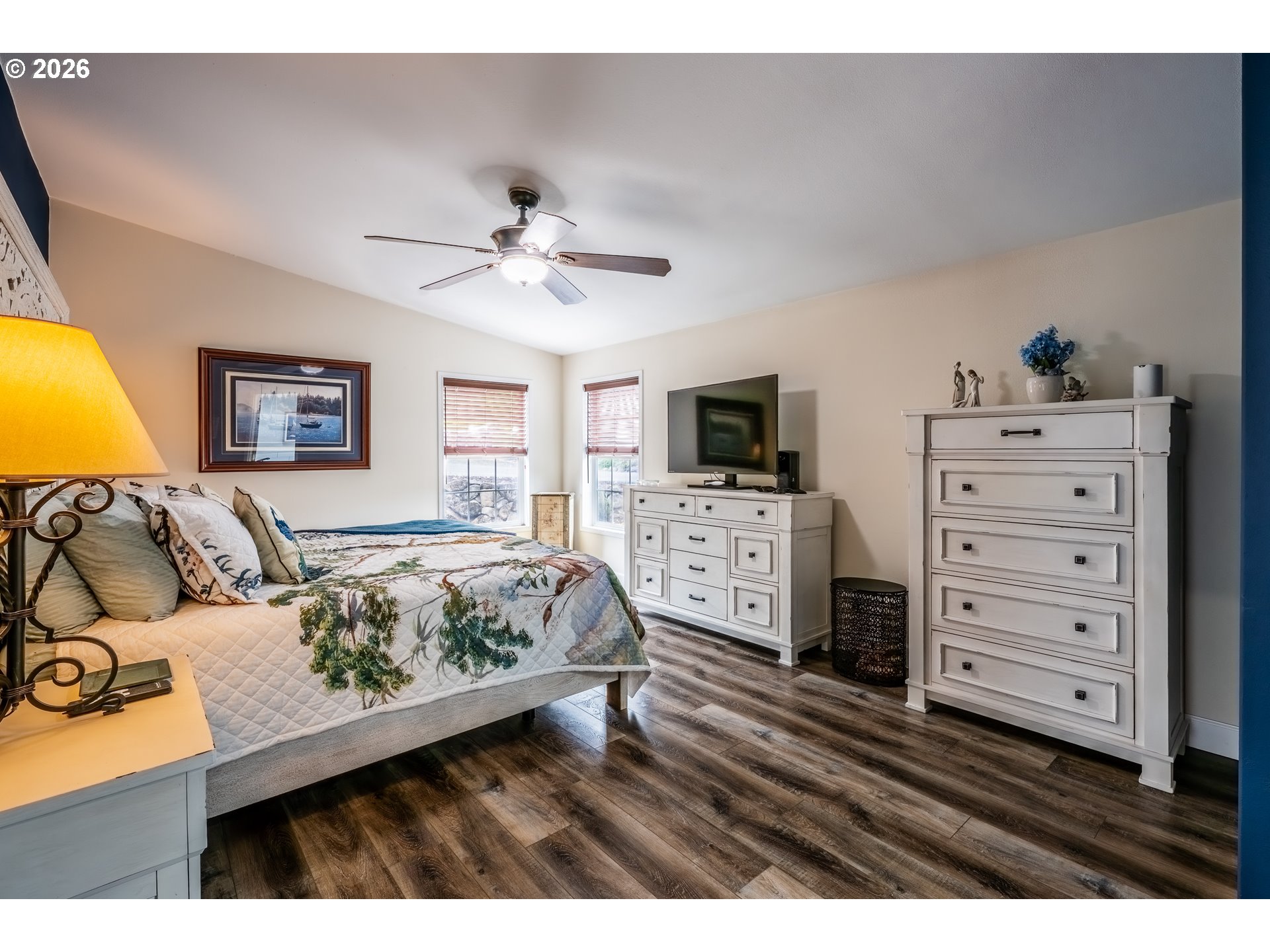 541 Cochran LN