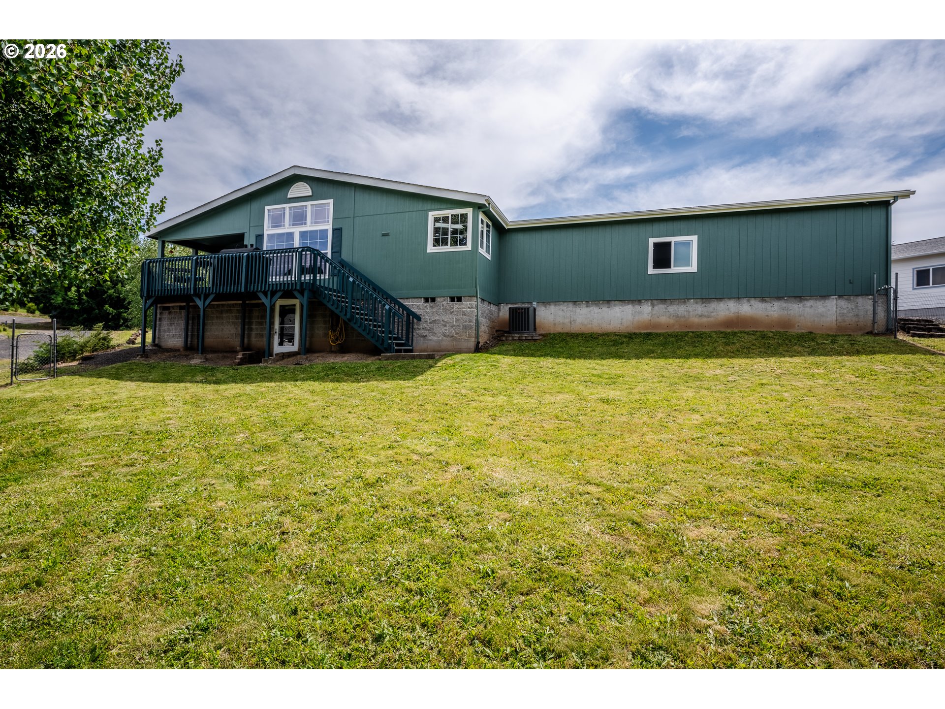 541 Cochran LN