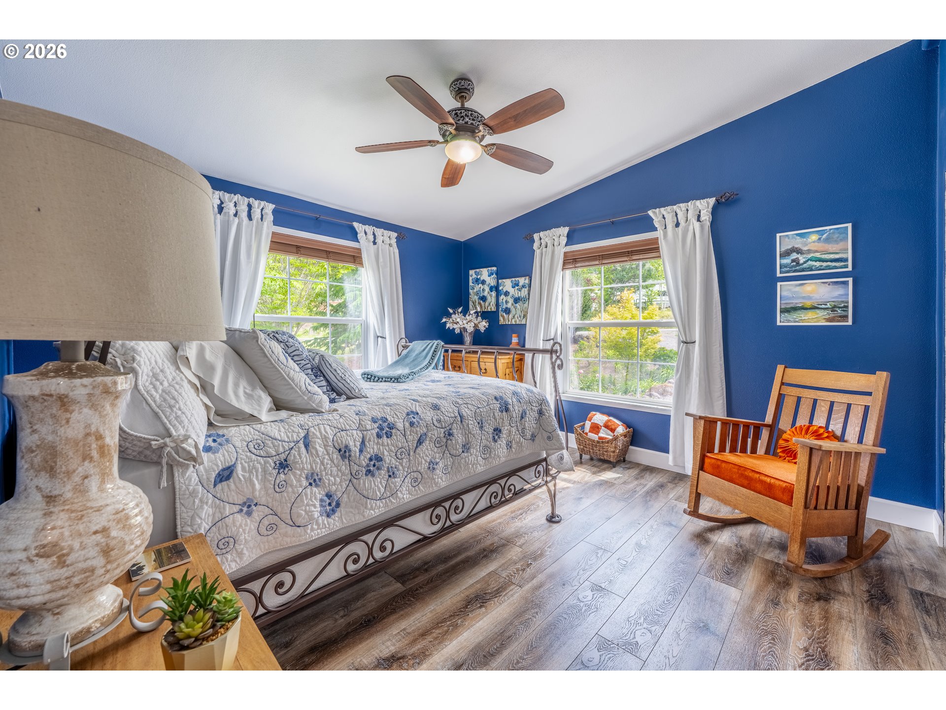 541 Cochran LN