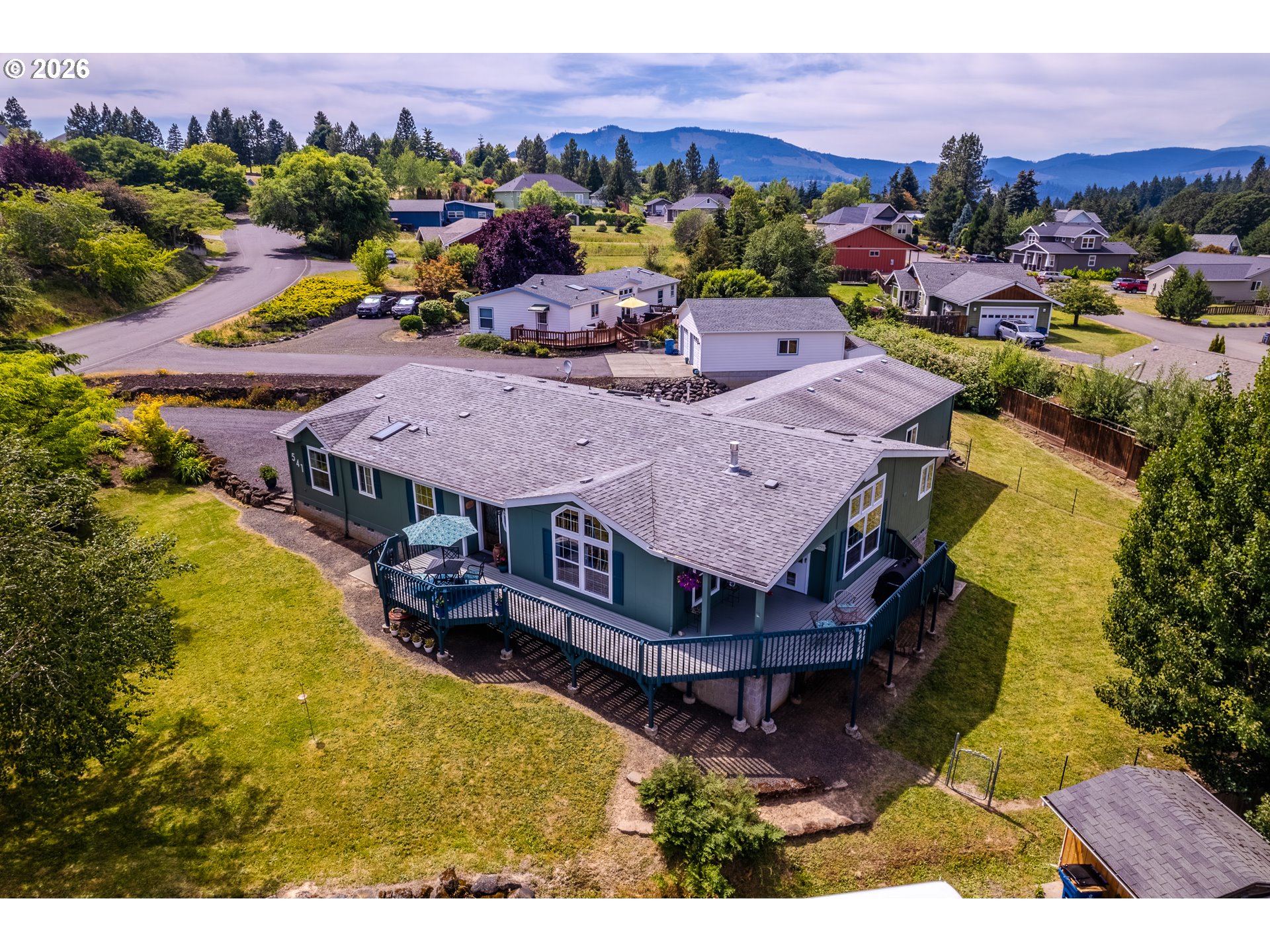 541 Cochran LN