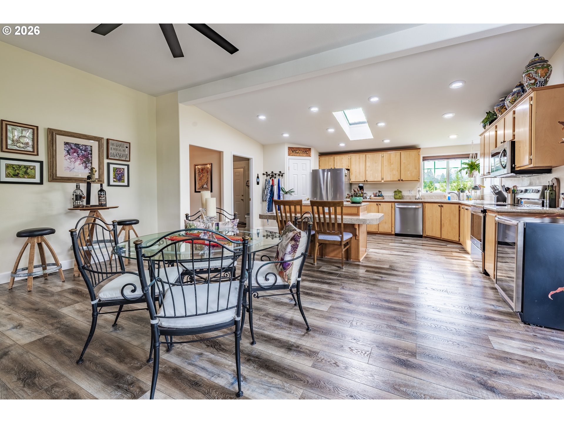 541 Cochran LN
