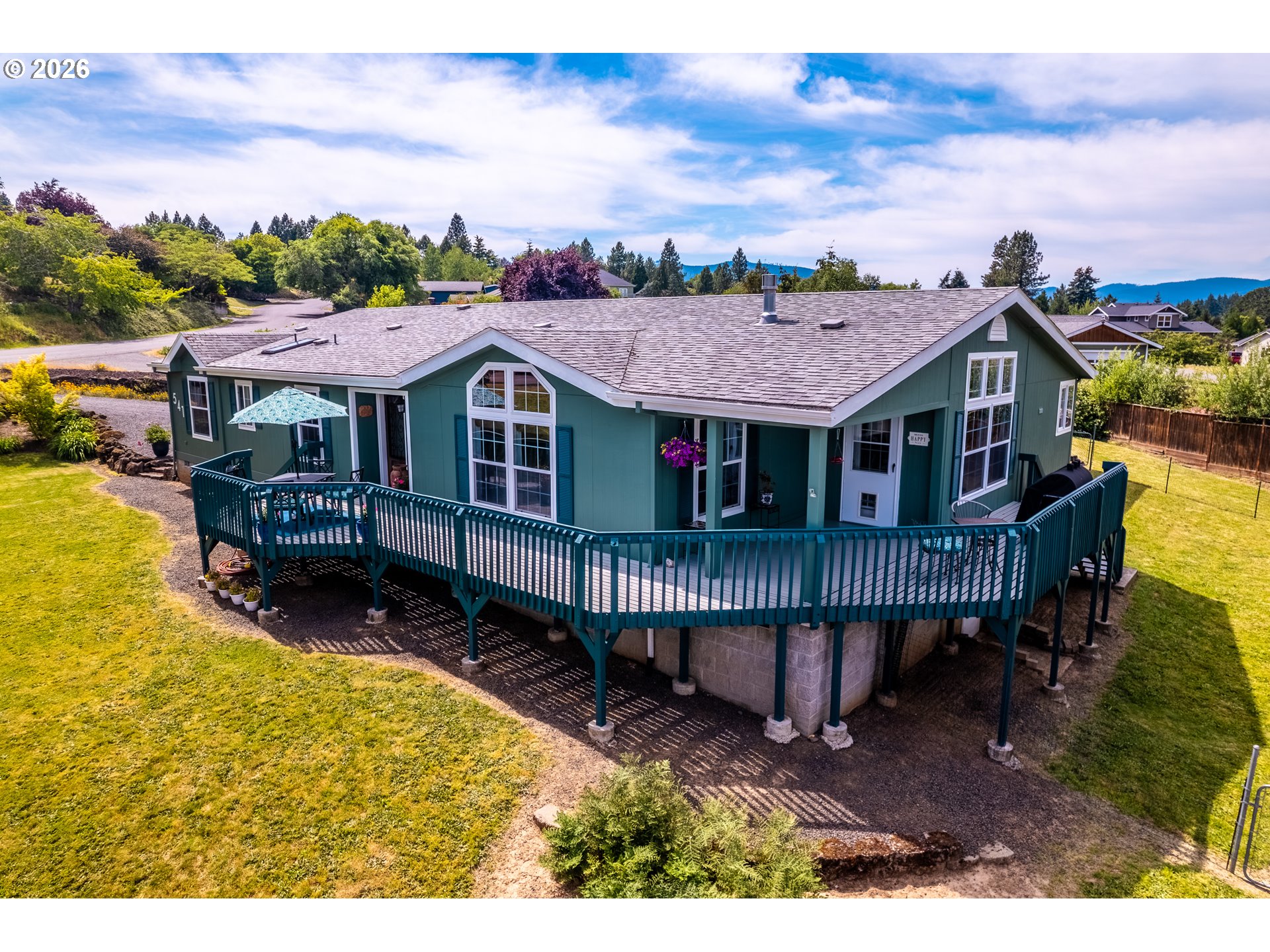 541 Cochran LN