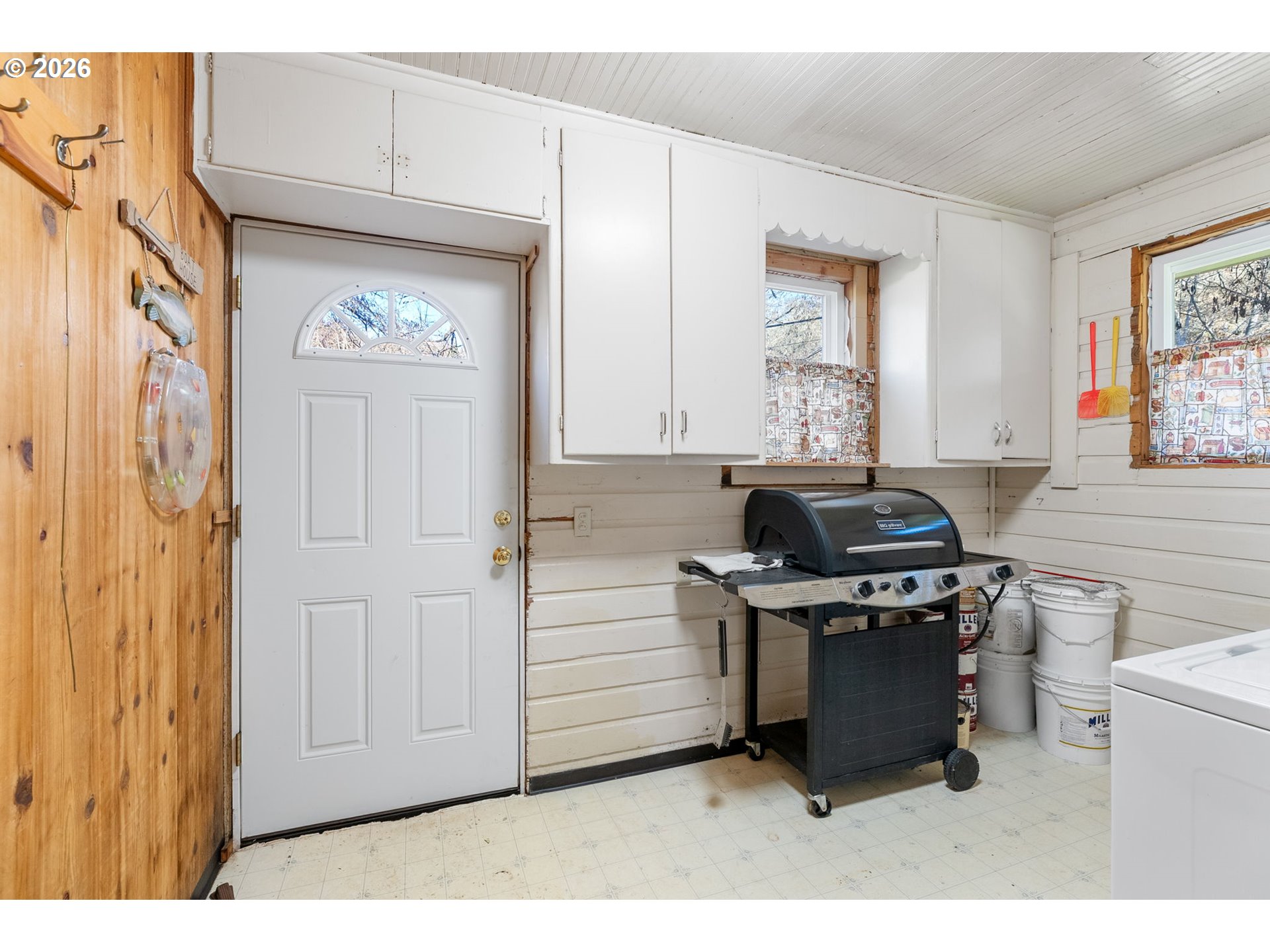 123 1ST ST