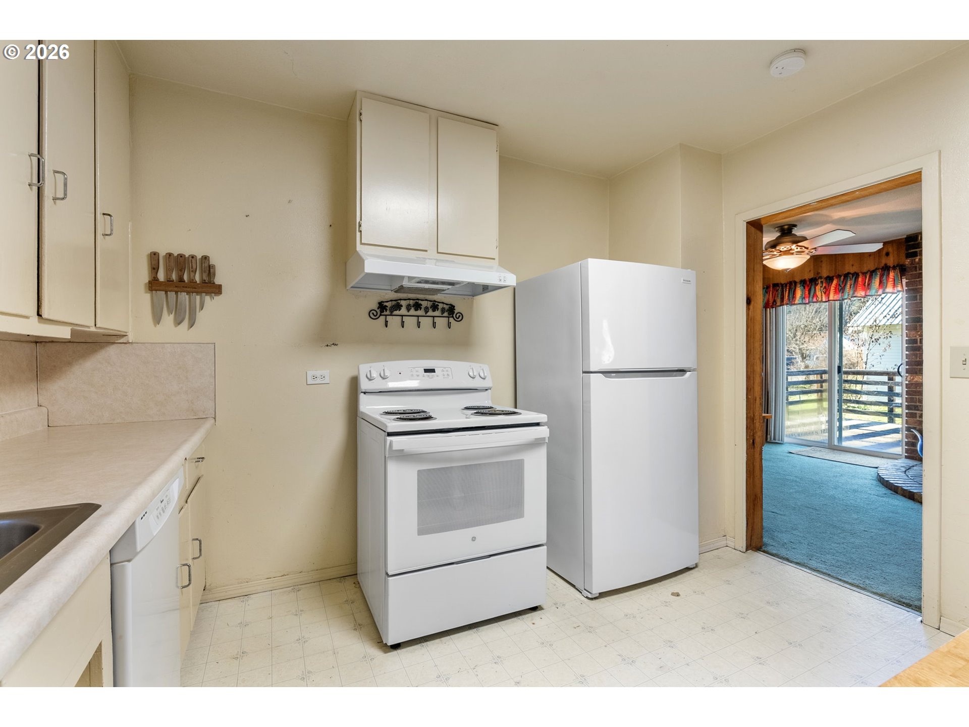 123 1ST ST