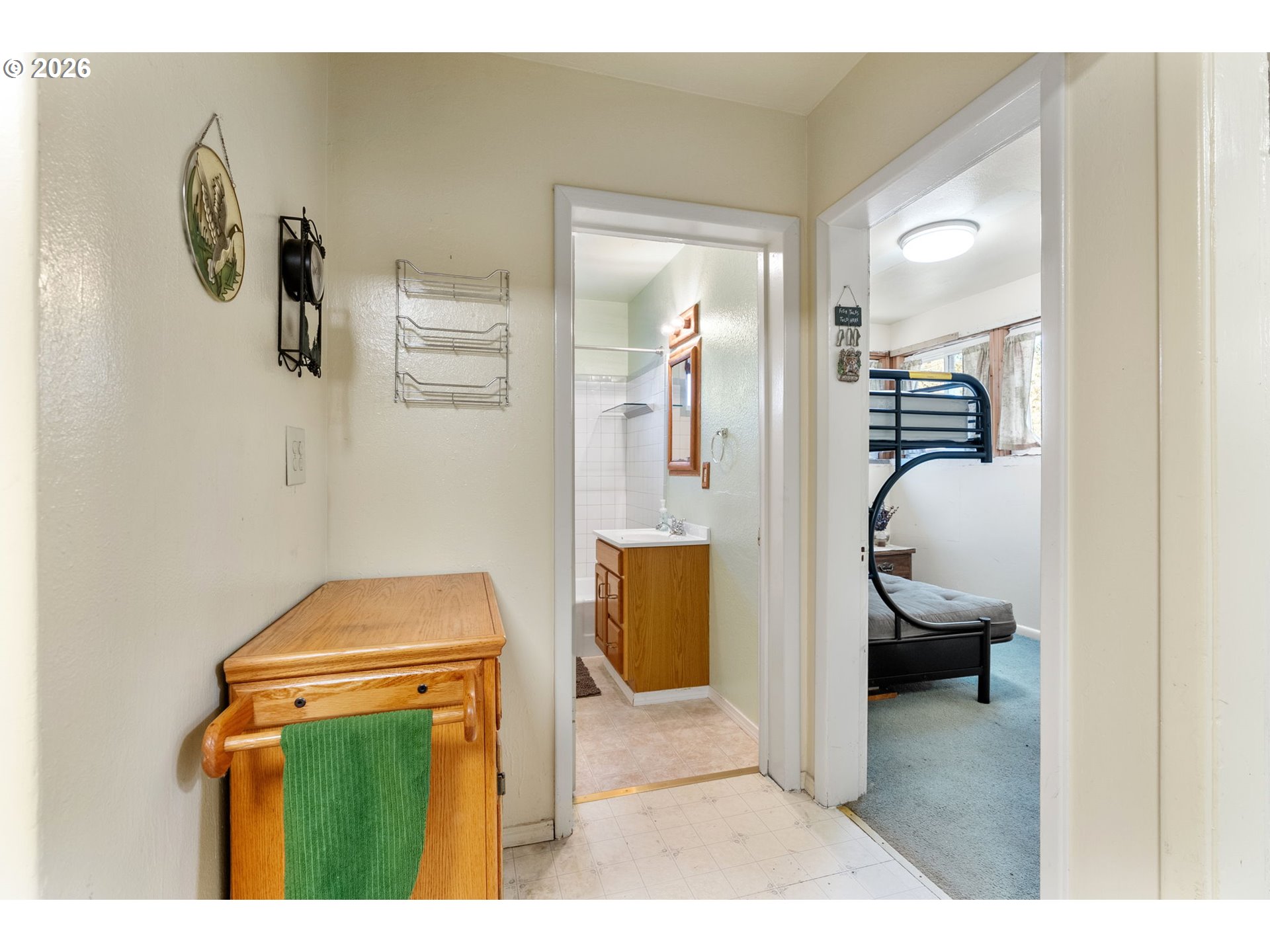 123 1ST ST