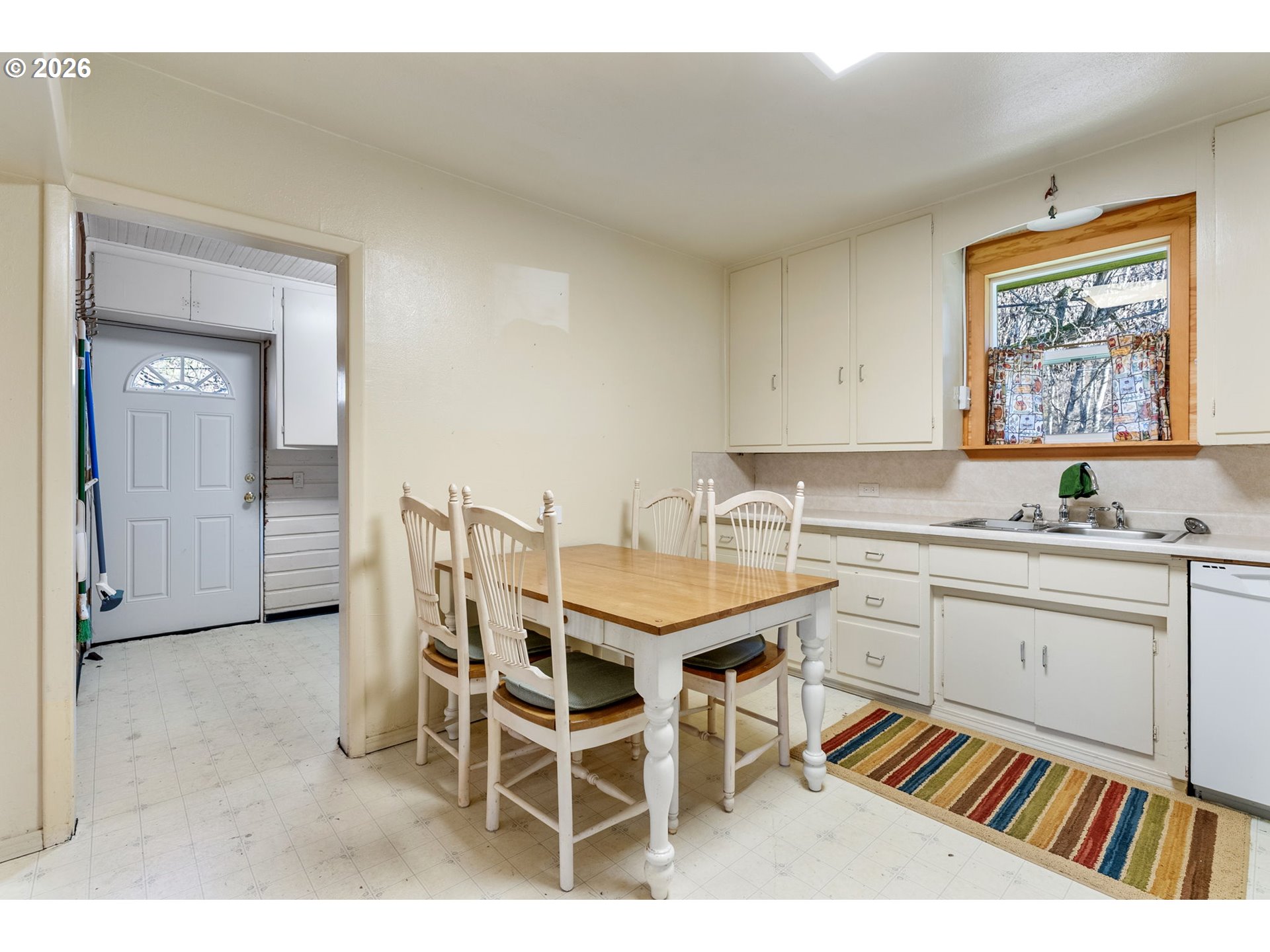 123 1ST ST