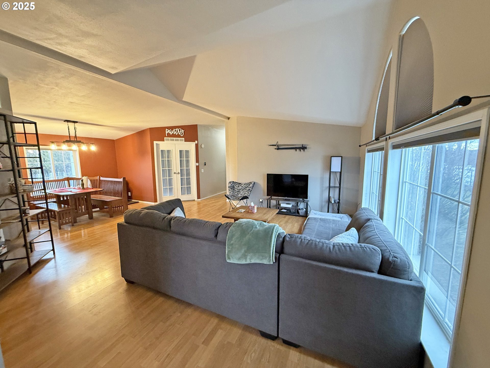 320 W Nesbitt ST