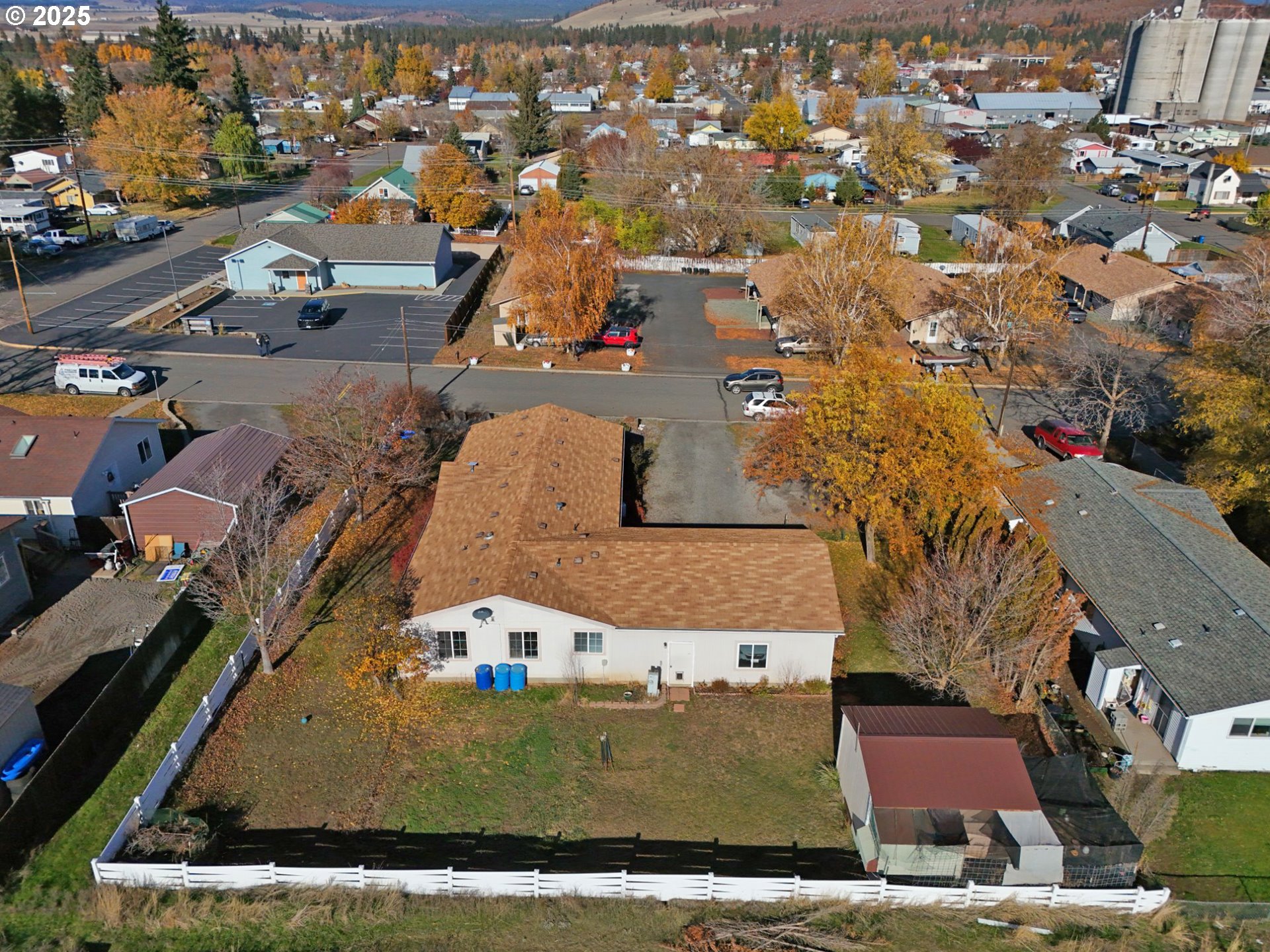320 W Nesbitt ST