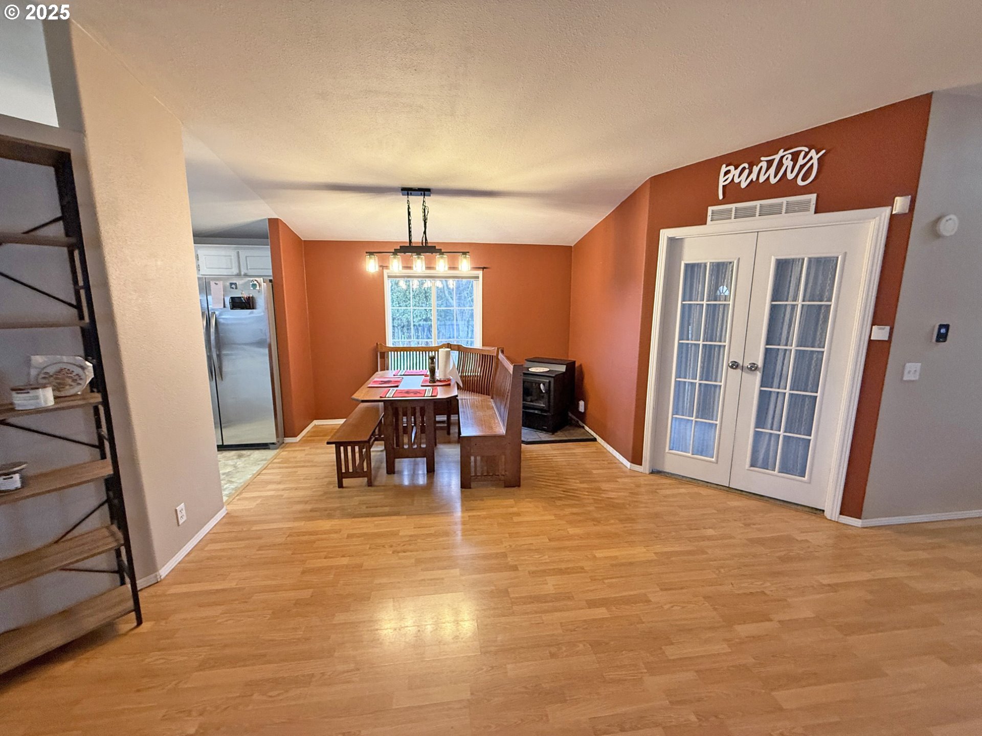 320 W Nesbitt ST