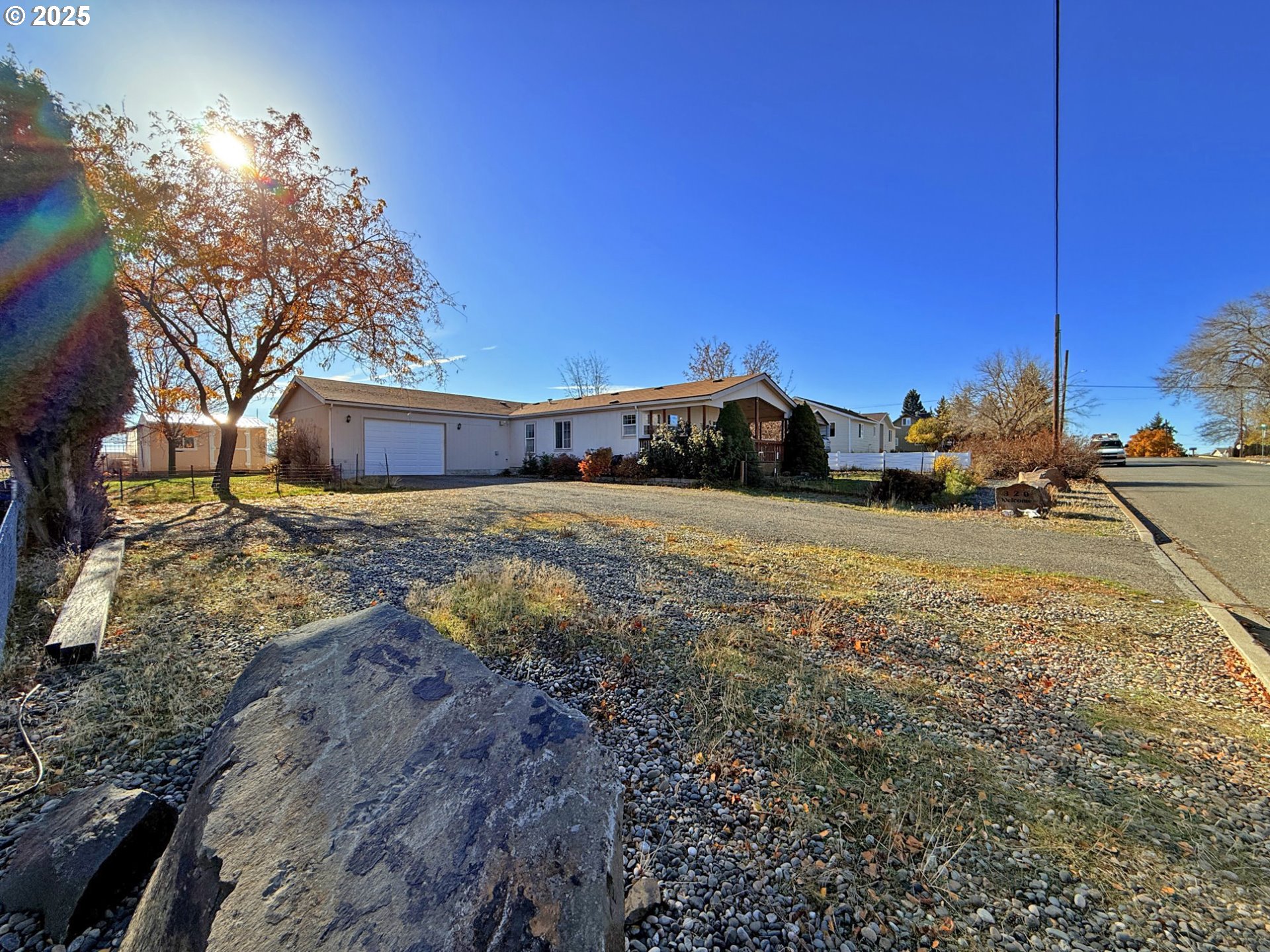 320 W Nesbitt ST