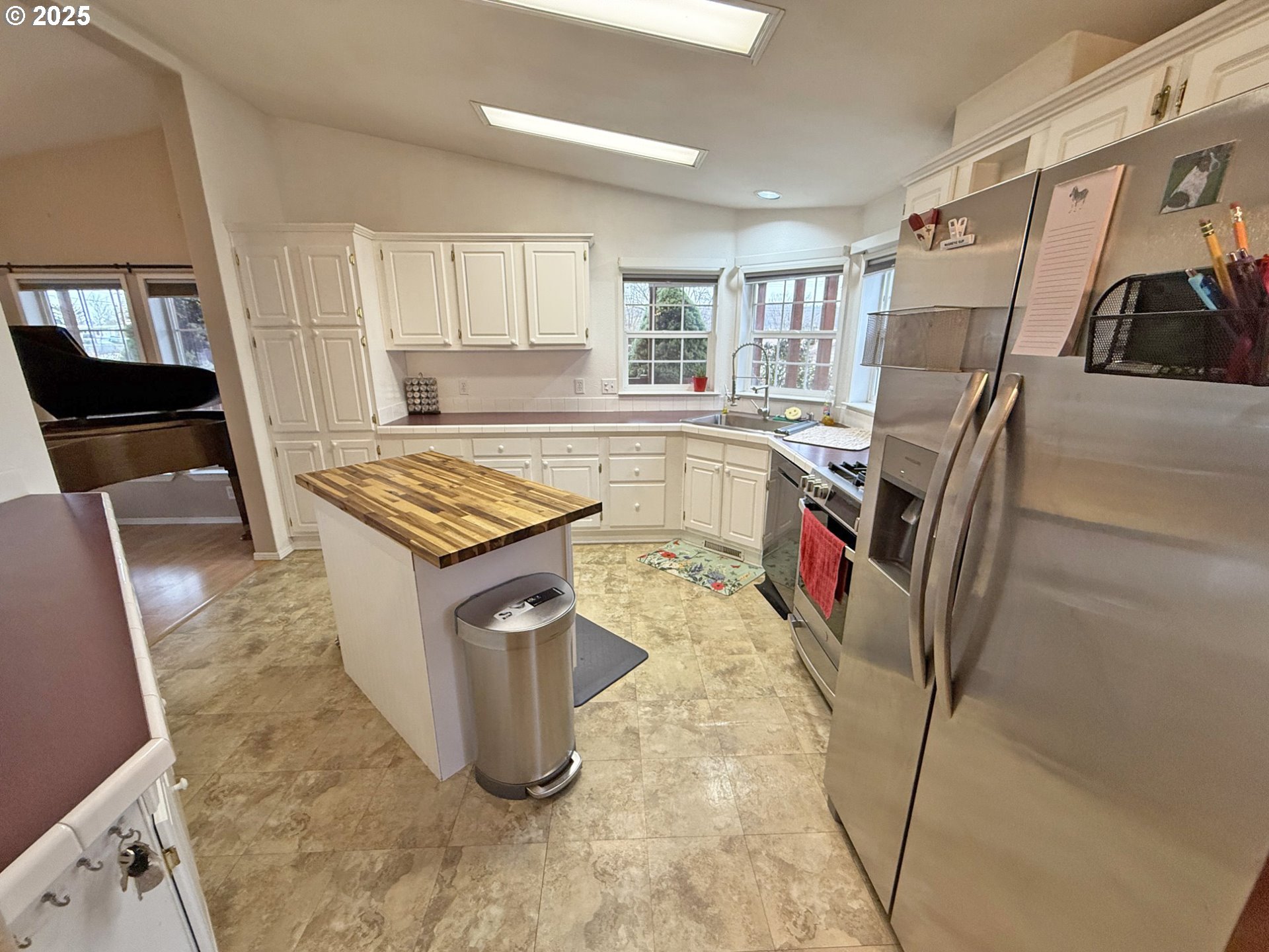 320 W Nesbitt ST