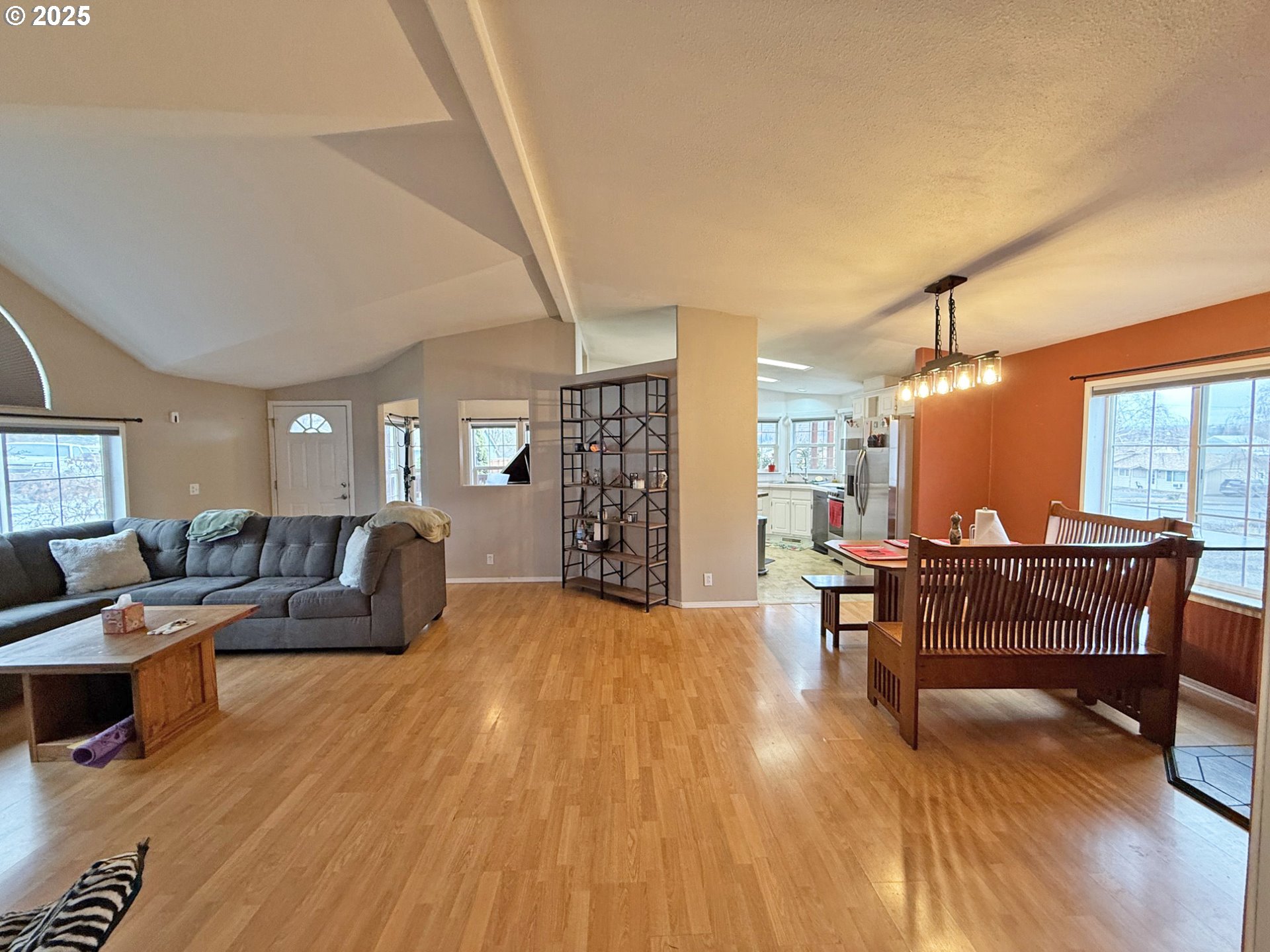 320 W Nesbitt ST