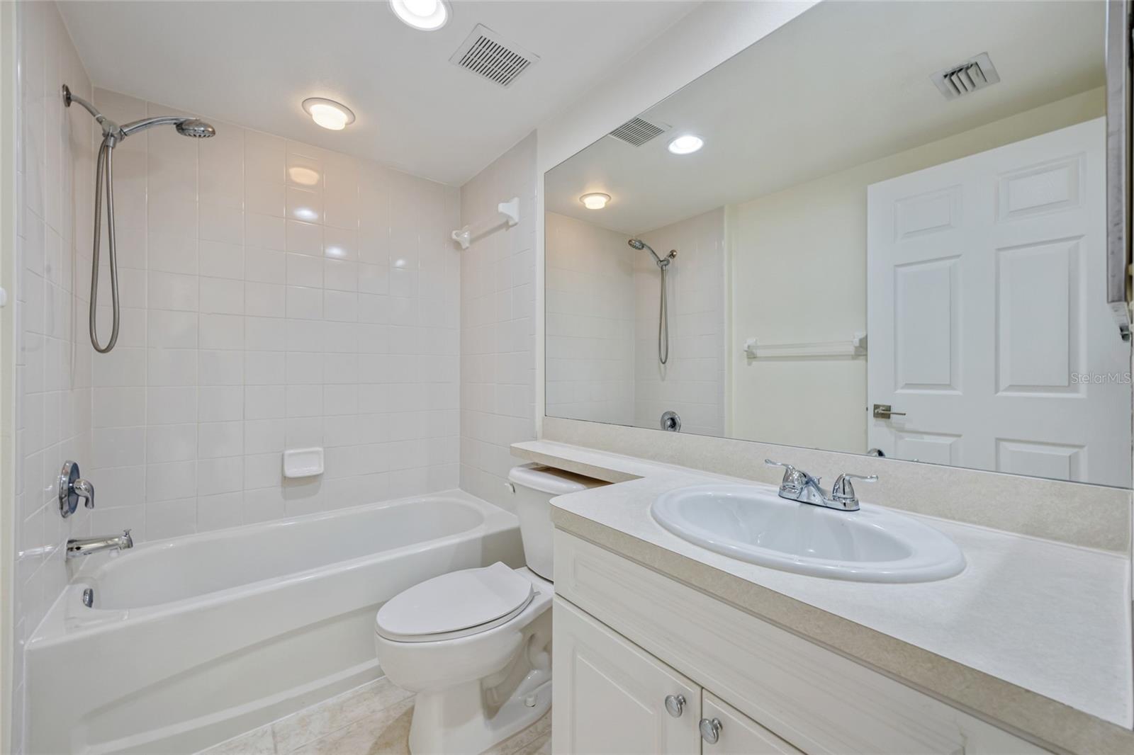 1200 COUNTRY CLUB DR #6103