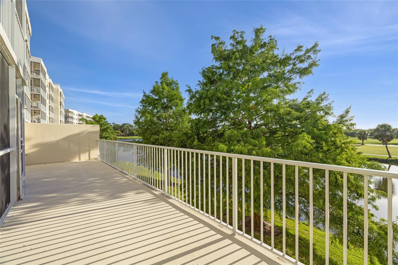 1200 COUNTRY CLUB DR #6103