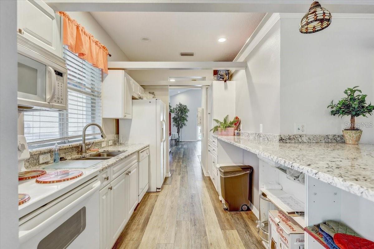 1200 COUNTRY CLUB DR #6103