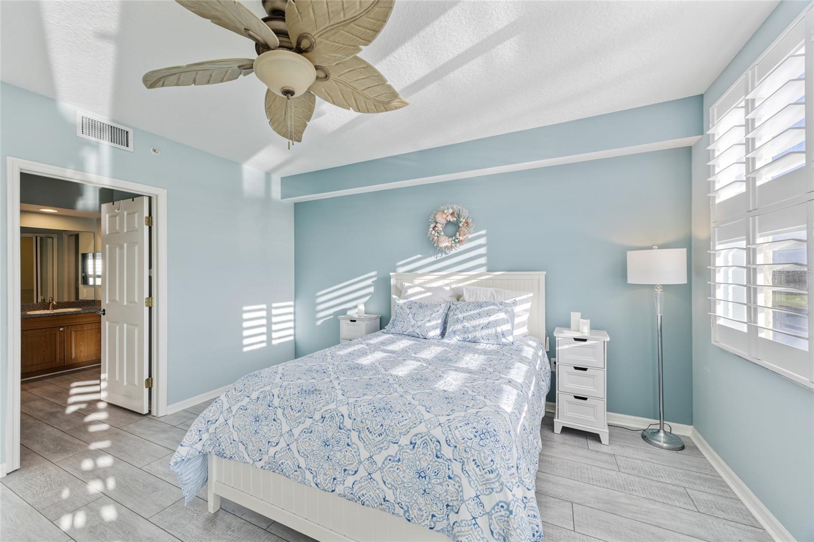 1200 COUNTRY CLUB DR #6402