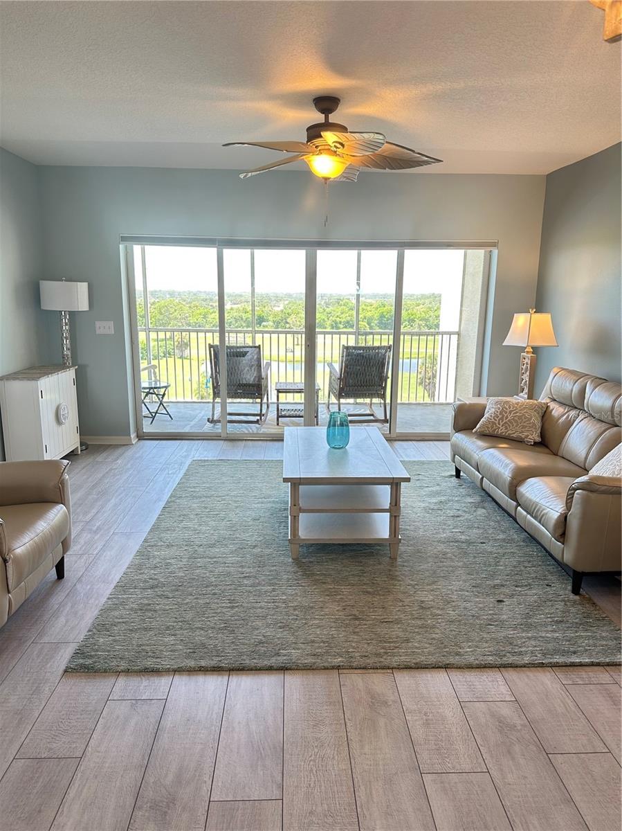 1200 COUNTRY CLUB DR #6402