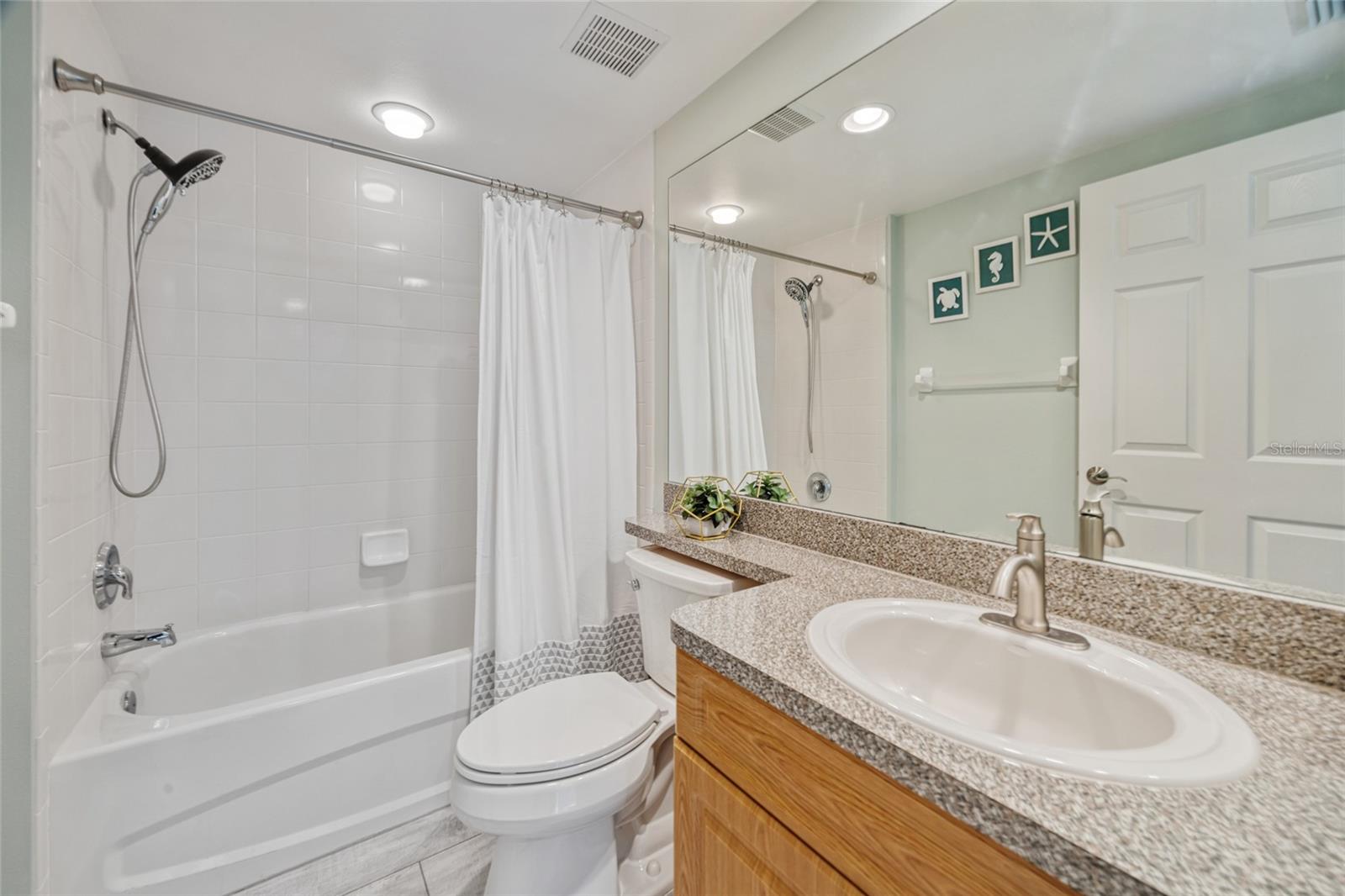 1200 COUNTRY CLUB DR #6402