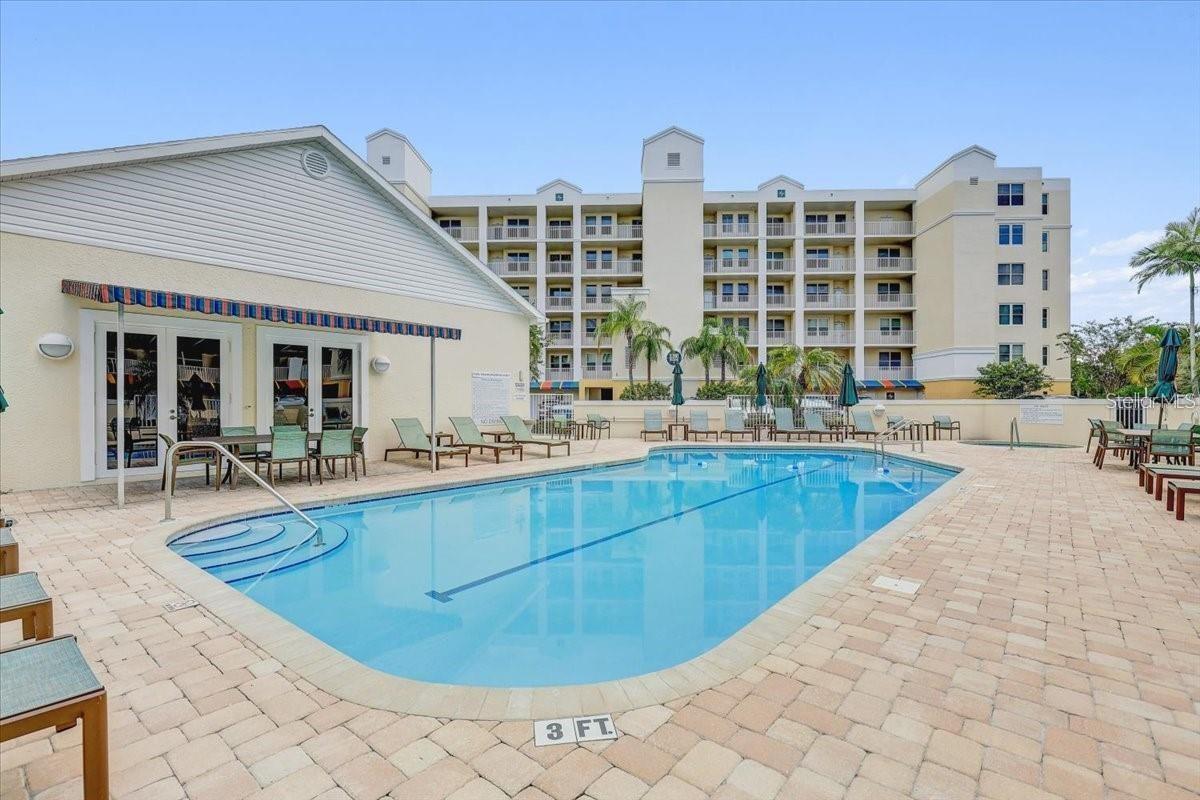 1200 COUNTRY CLUB DR #6402