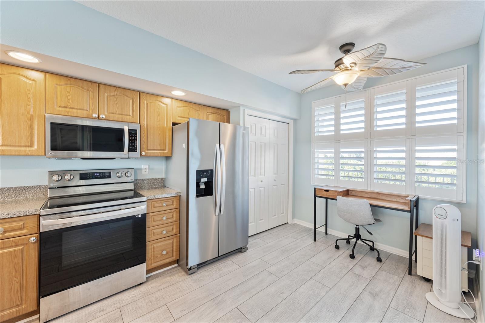 1200 COUNTRY CLUB DR #6402