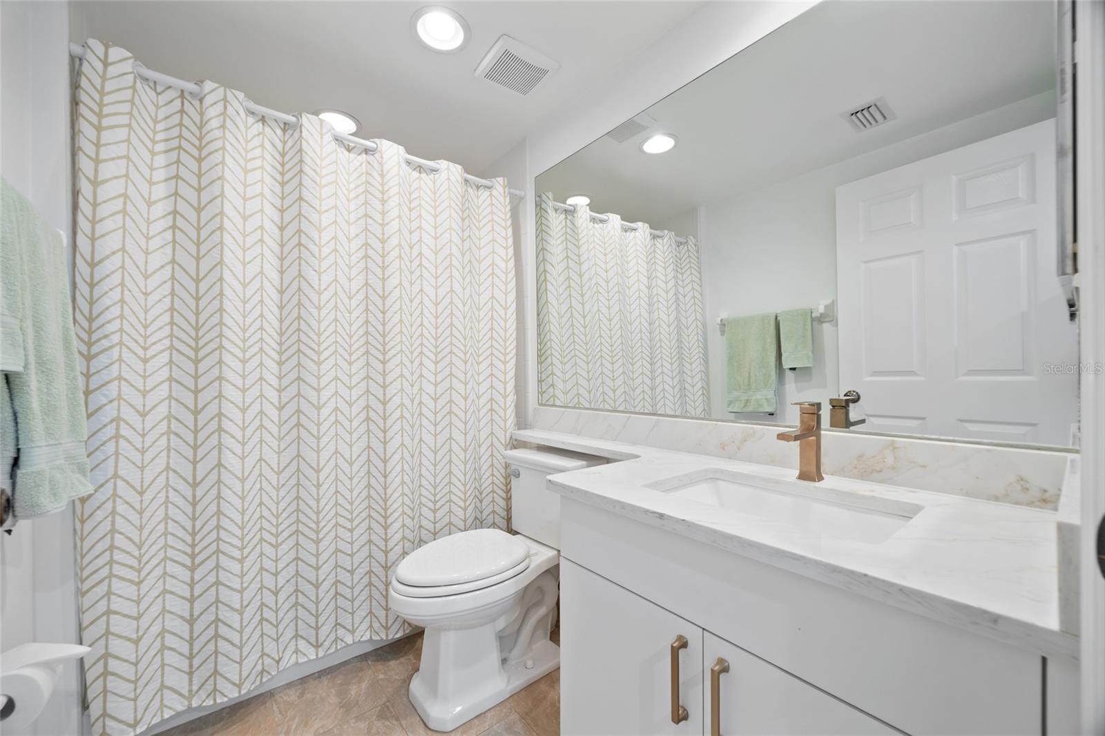 1200 COUNTRY CLUB DR #5402