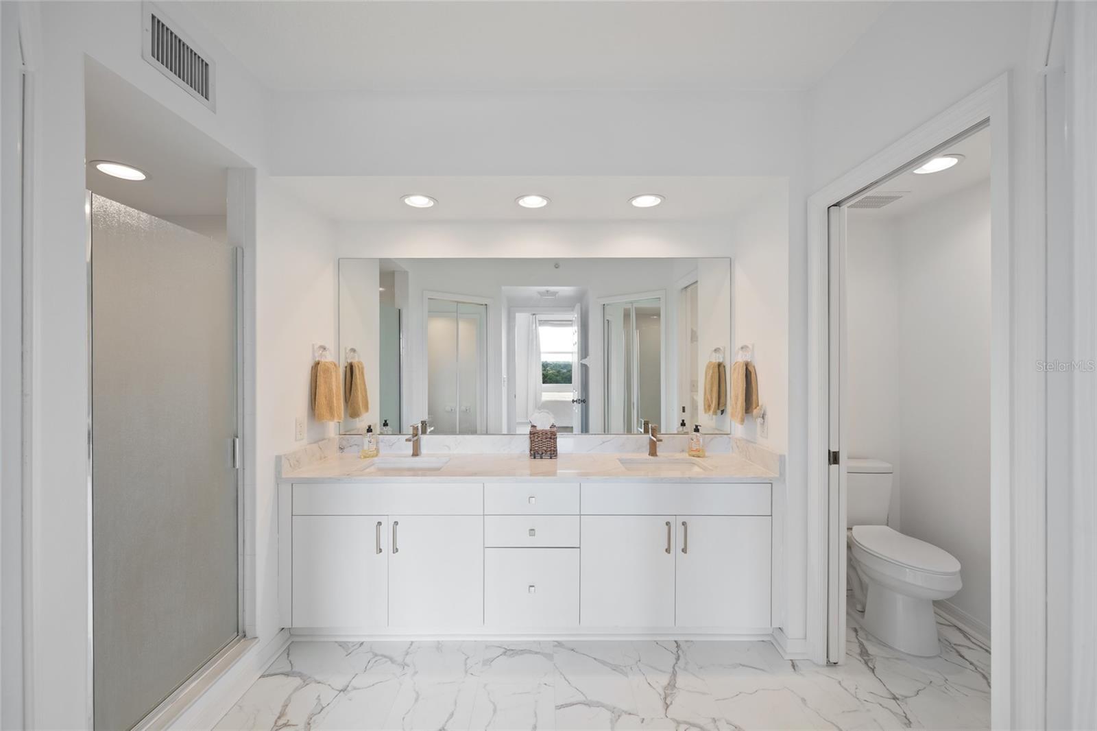 1200 COUNTRY CLUB DR #5402