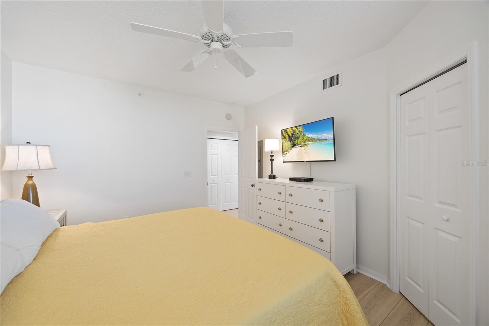 1200 COUNTRY CLUB DR #5402