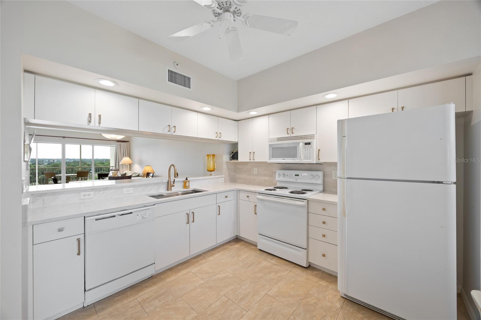 1200 COUNTRY CLUB DR #5402