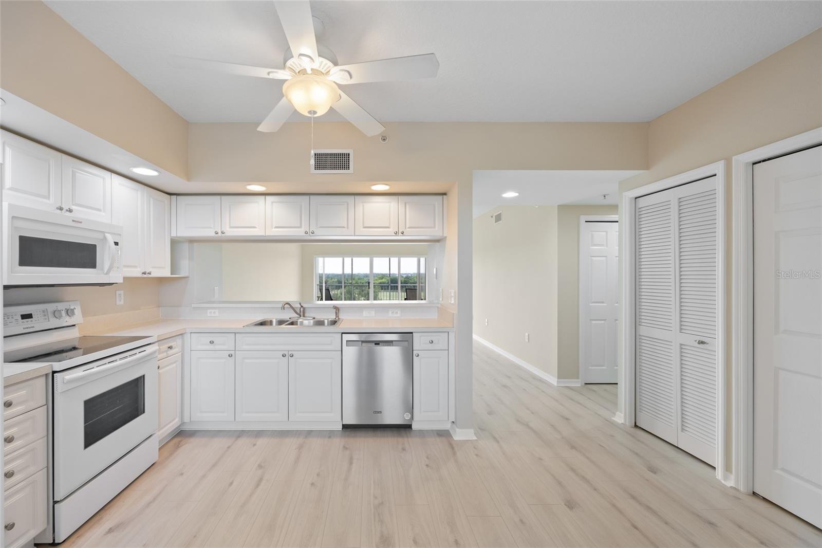 1200 COUNTRY CLUB DR #6305