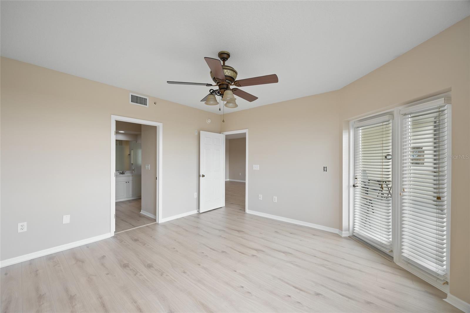 1200 COUNTRY CLUB DR #6305