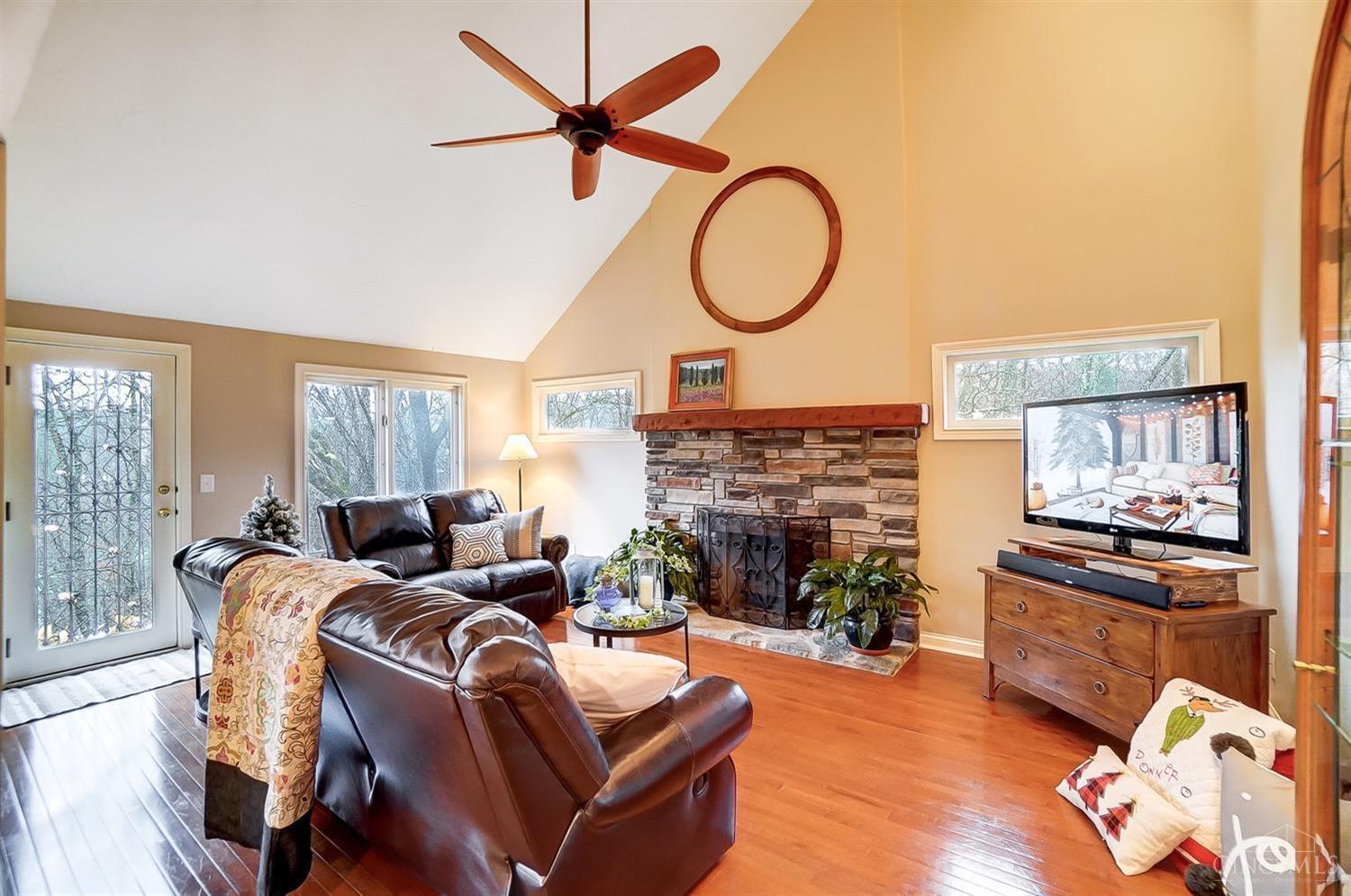 3826 Sunburst Ridge Lane