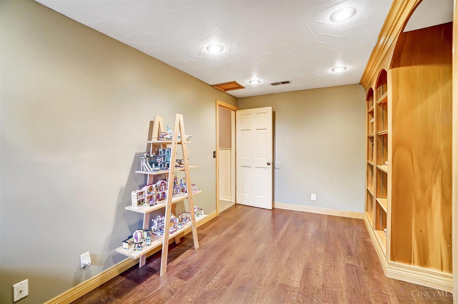 3826 Sunburst Ridge Lane