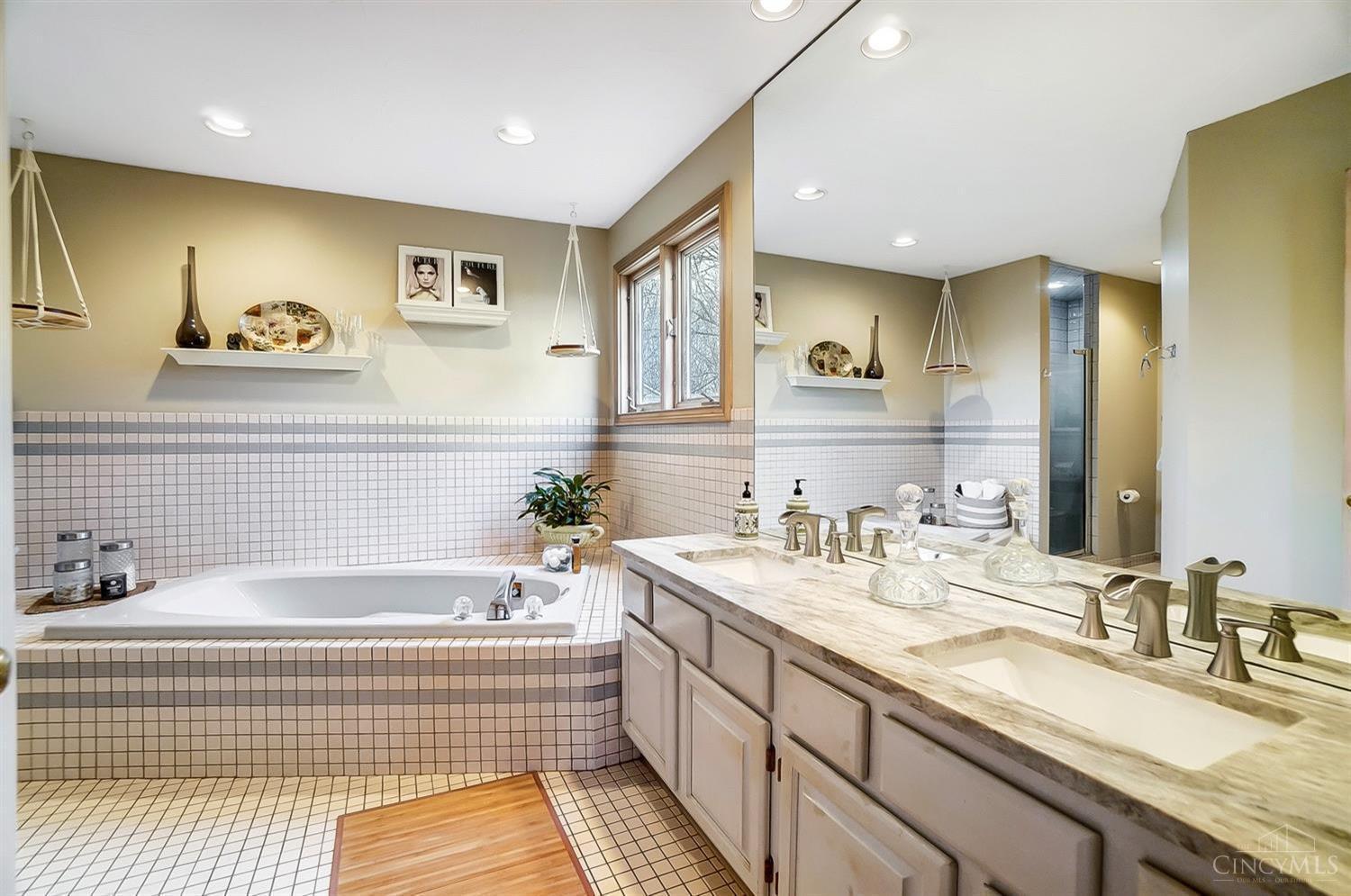 3826 Sunburst Ridge Lane