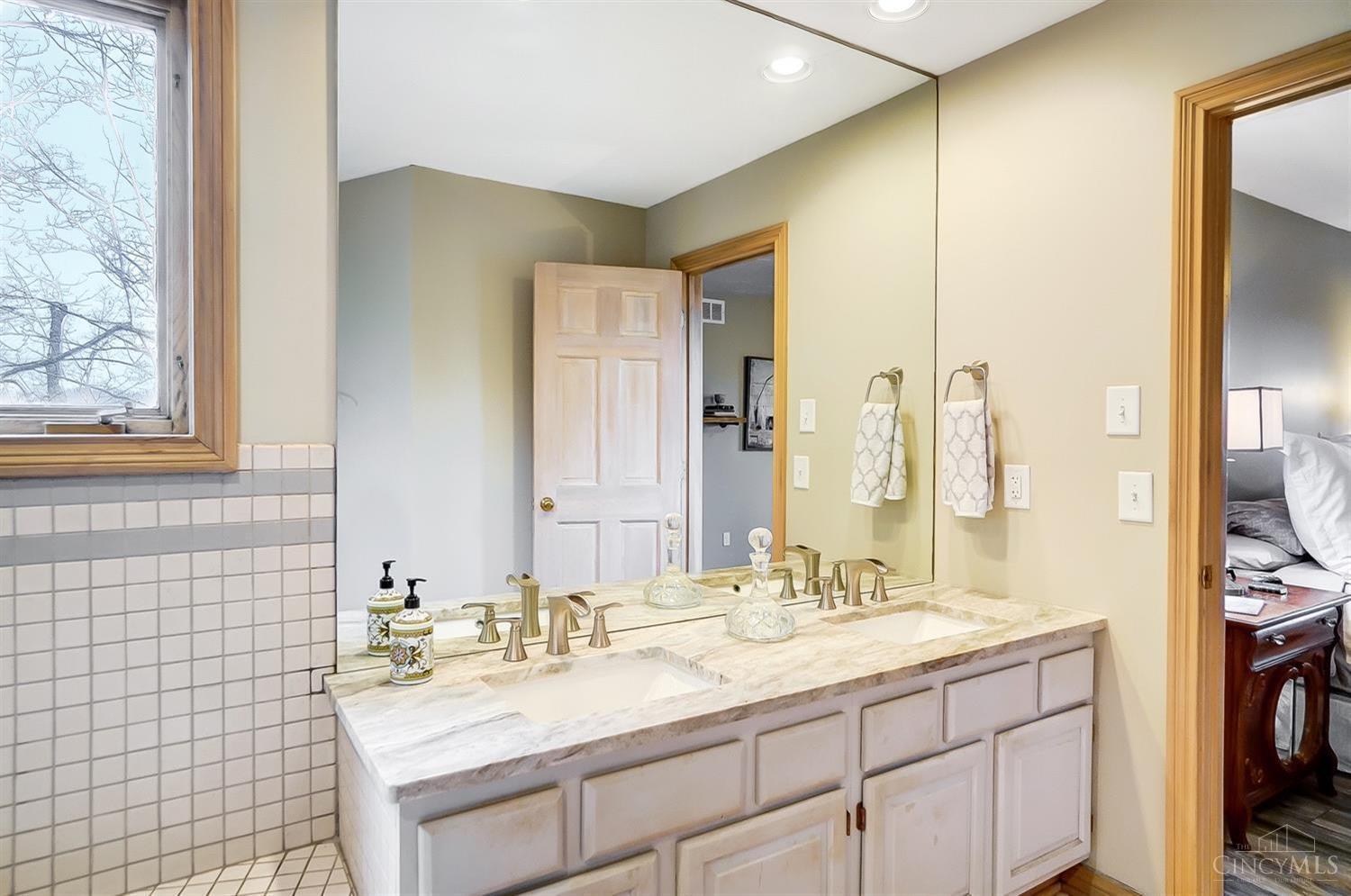 3826 Sunburst Ridge Lane