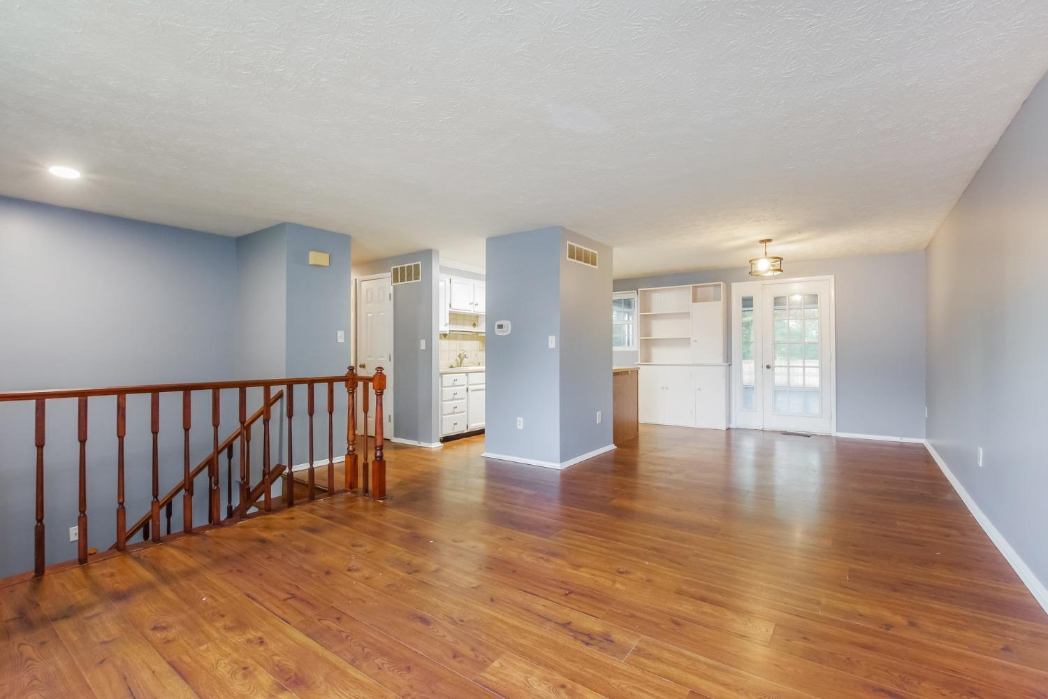 6955 Fallen Oaks Drive