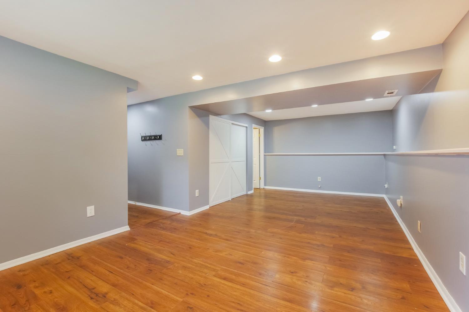 6955 Fallen Oaks Drive