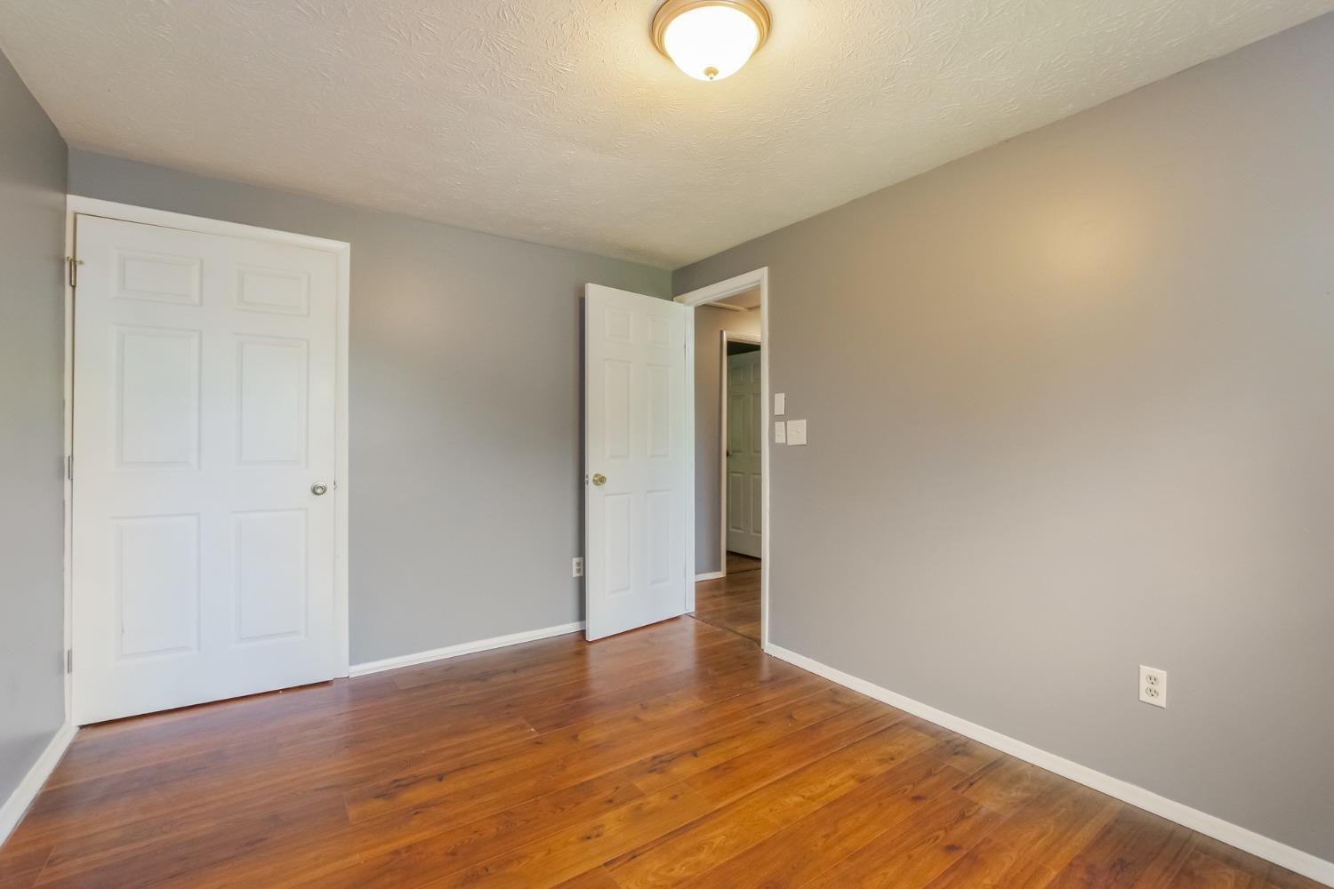 6955 Fallen Oaks Drive