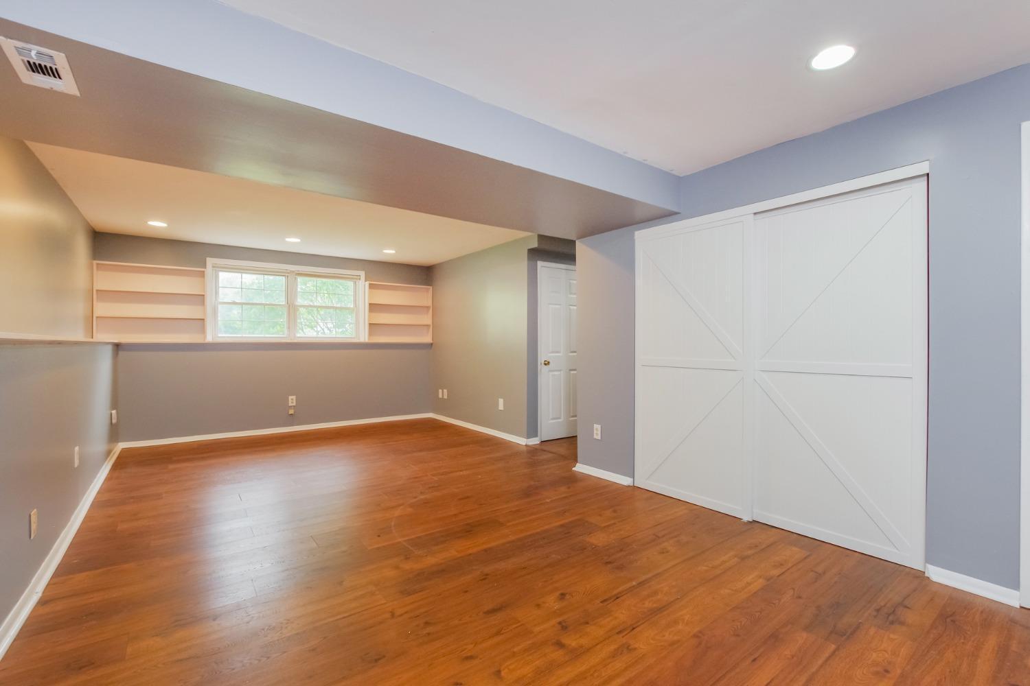 6955 Fallen Oaks Drive