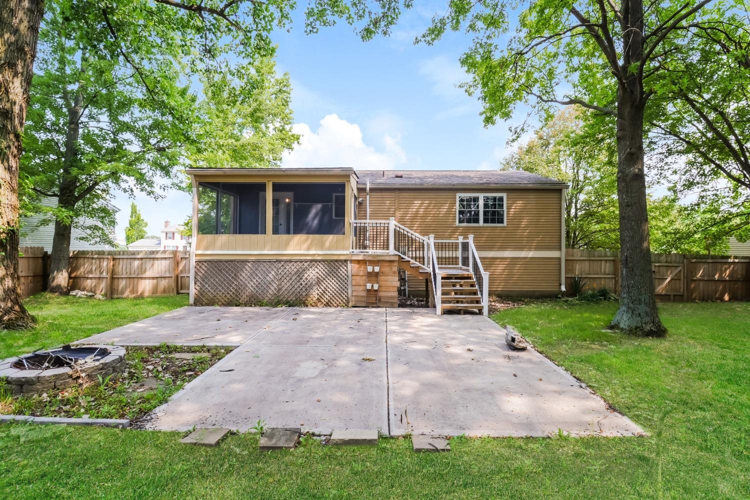 6955 Fallen Oaks Drive