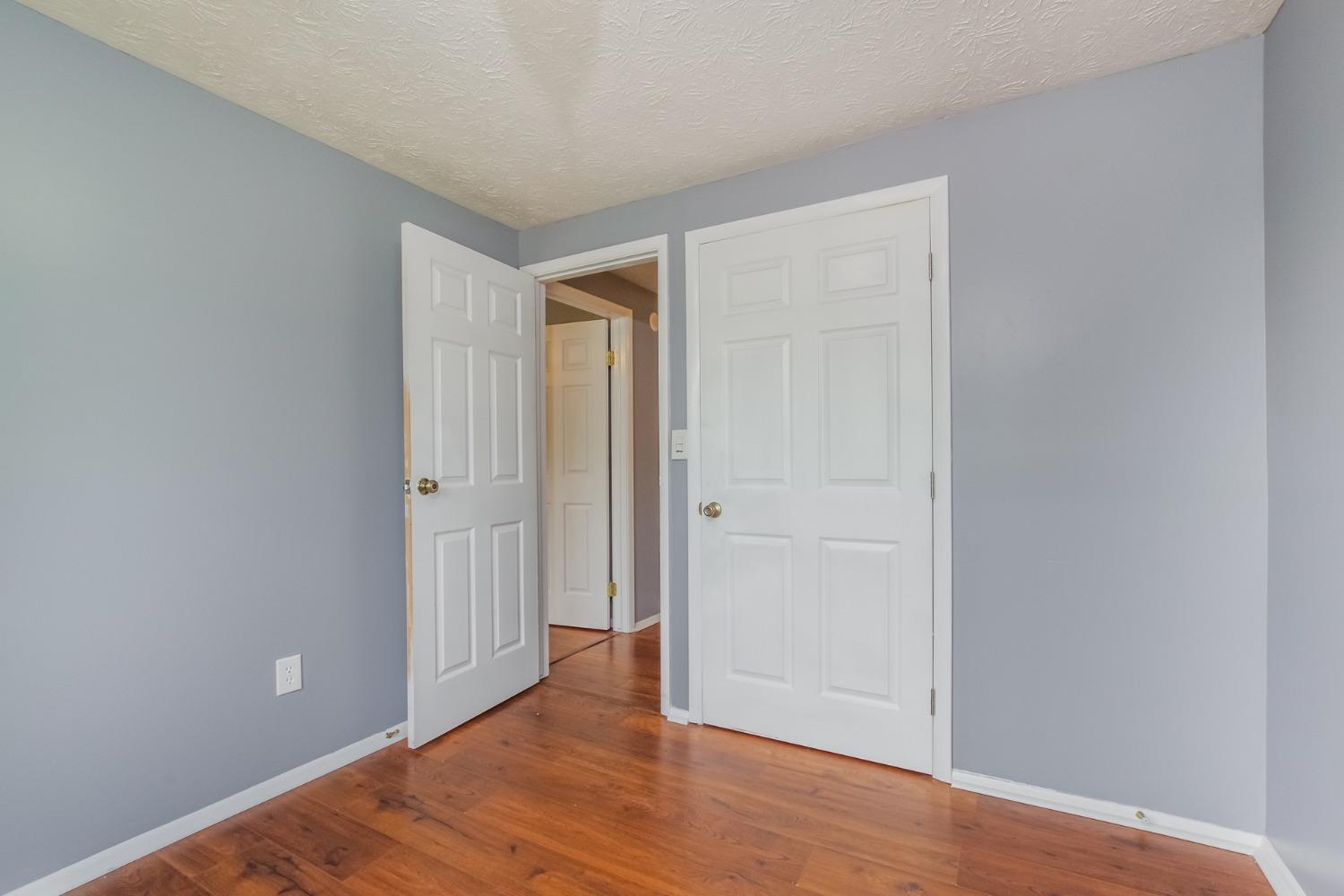 6955 Fallen Oaks Drive