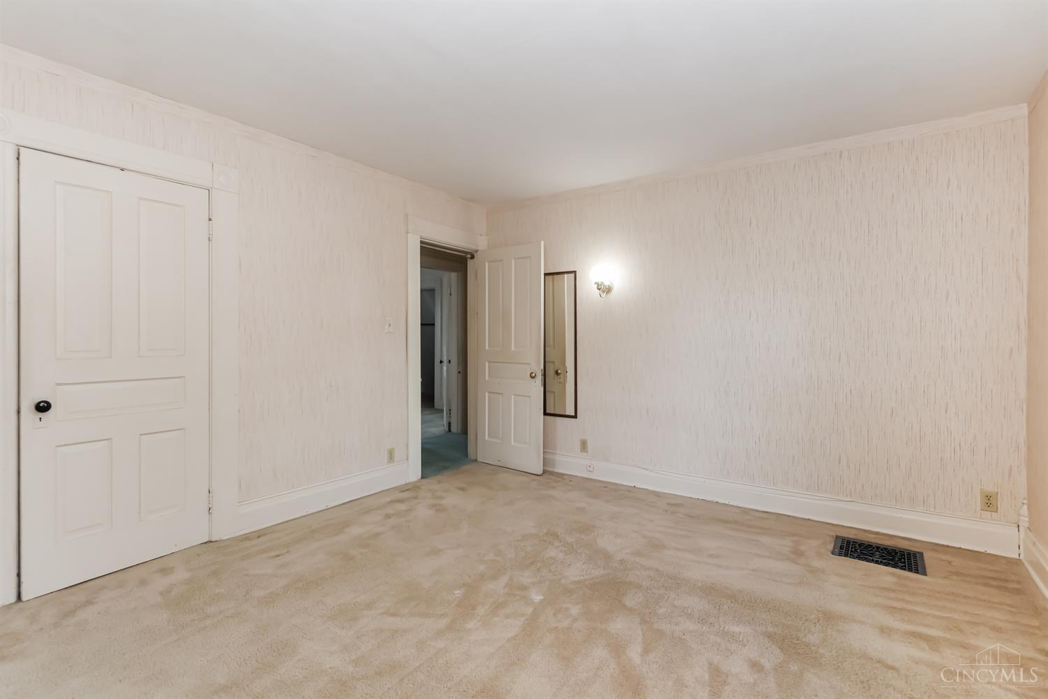 115 E Birdsall Street