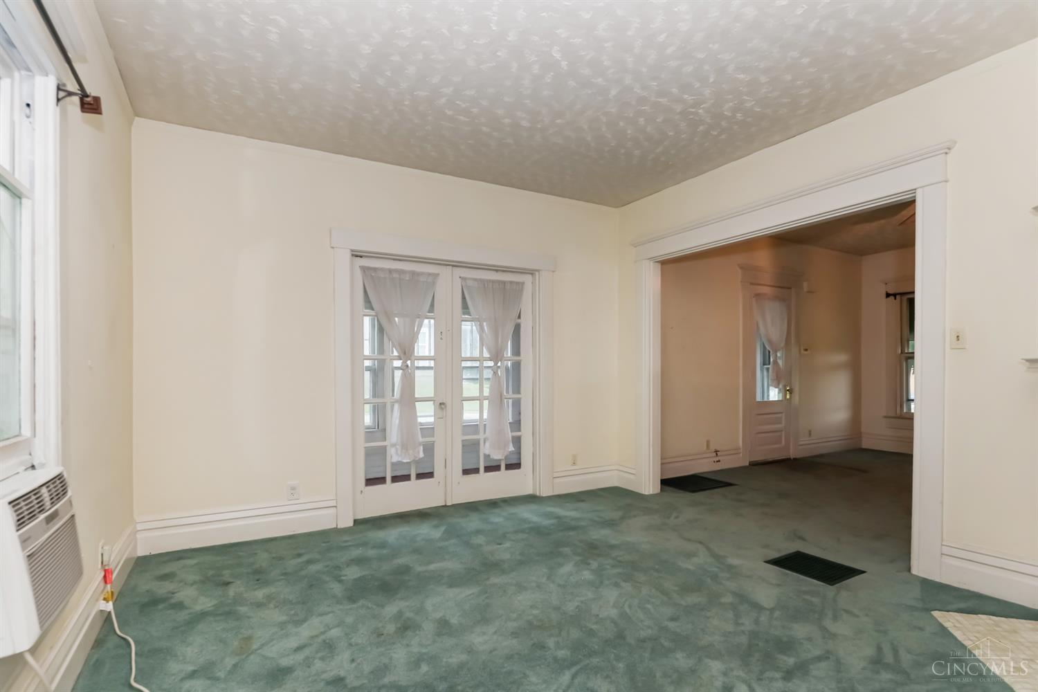 115 E Birdsall Street