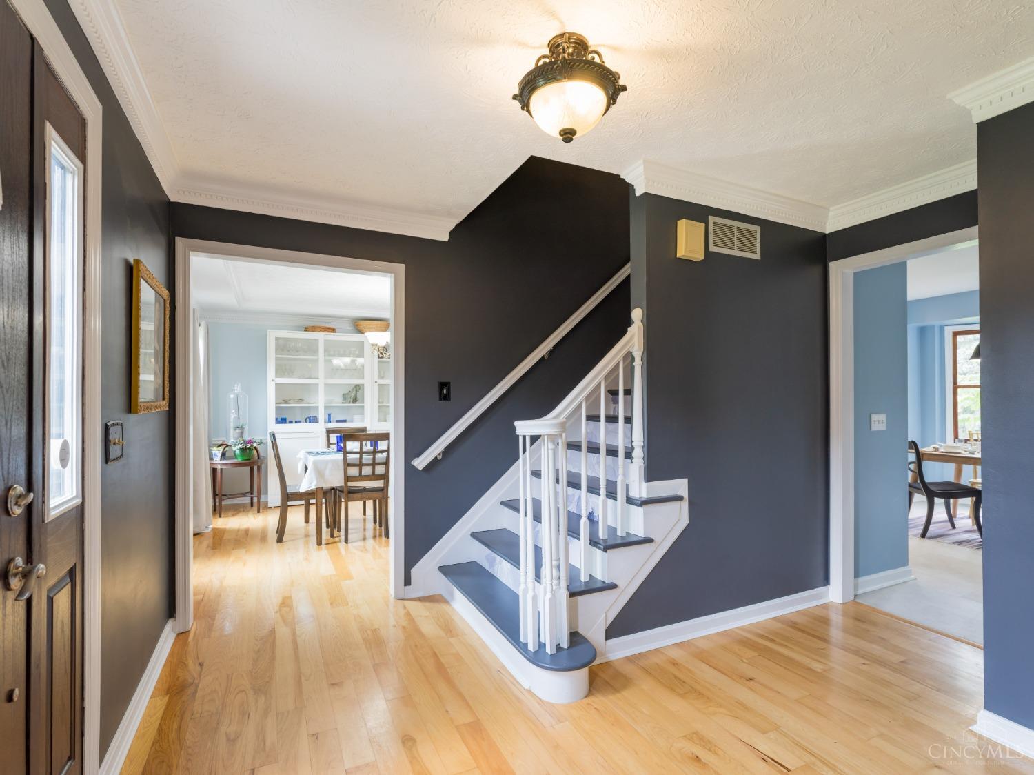 7878 Stoneleigh Lane