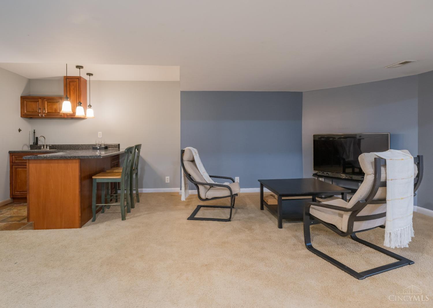 7878 Stoneleigh Lane