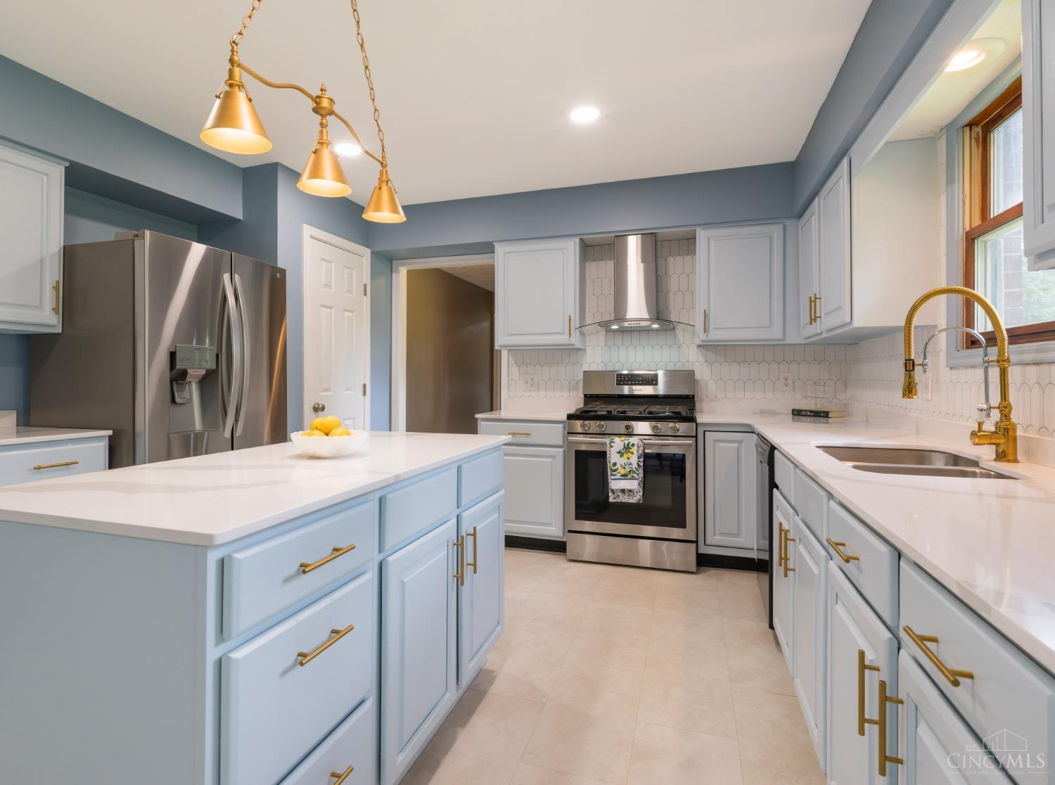 7878 Stoneleigh Lane