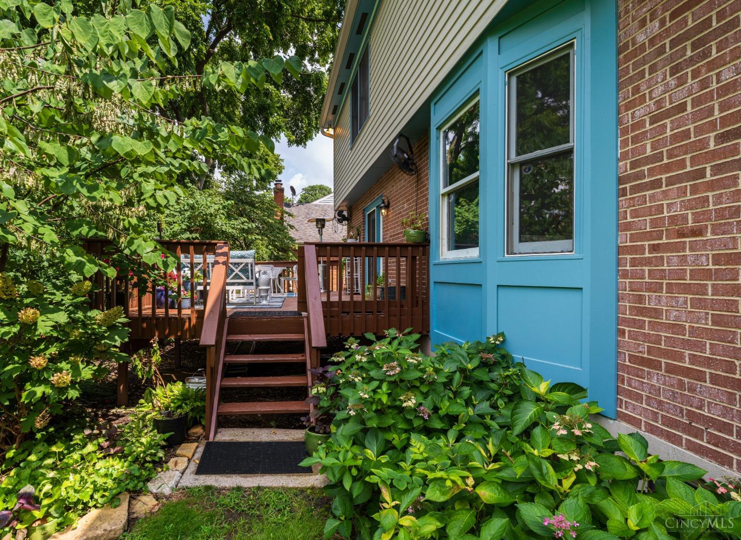 7878 Stoneleigh Lane