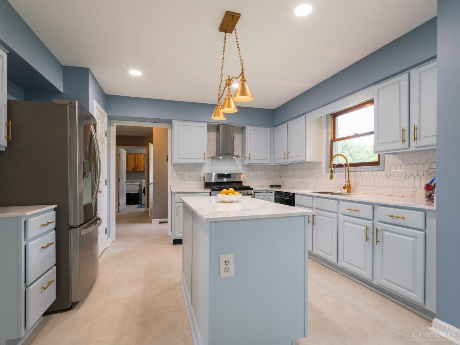 7878 Stoneleigh Lane