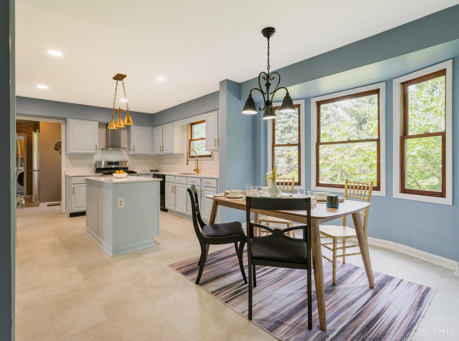 7878 Stoneleigh Lane