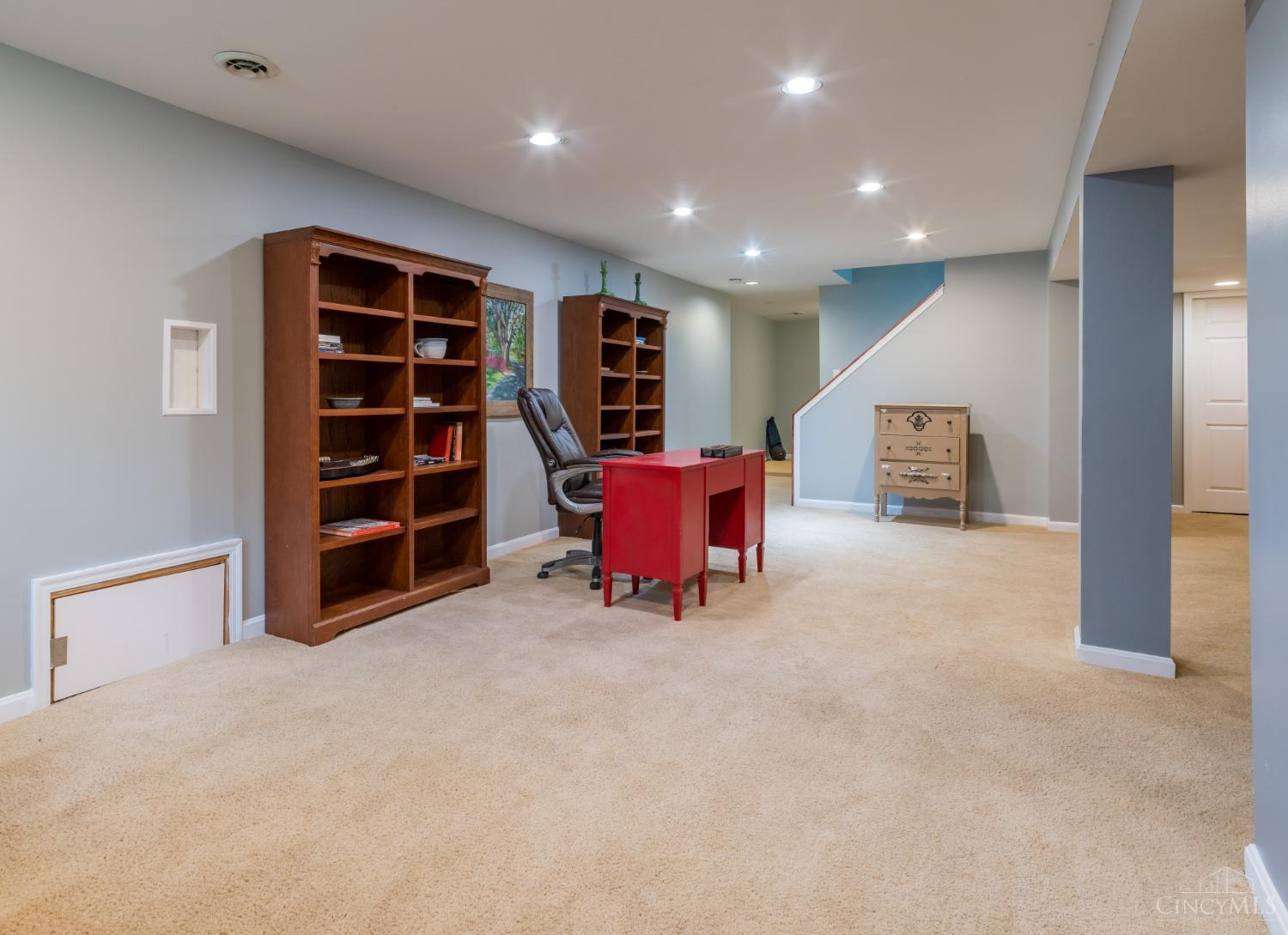 7878 Stoneleigh Lane